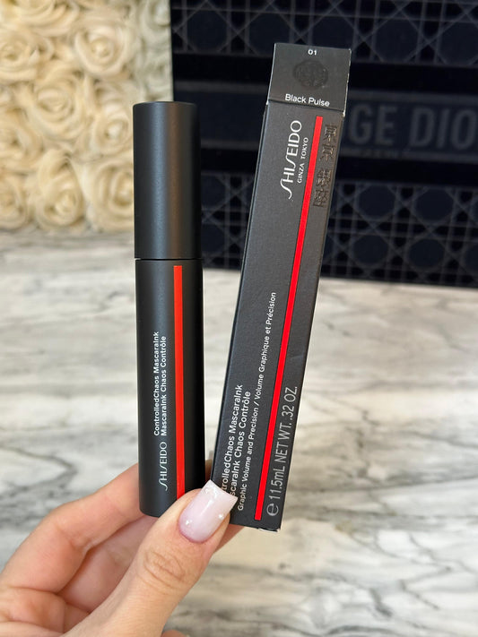 SHISEIDO
ControlledChaos MascaraInk
Volumizing Mascara, Clean, Precise Application