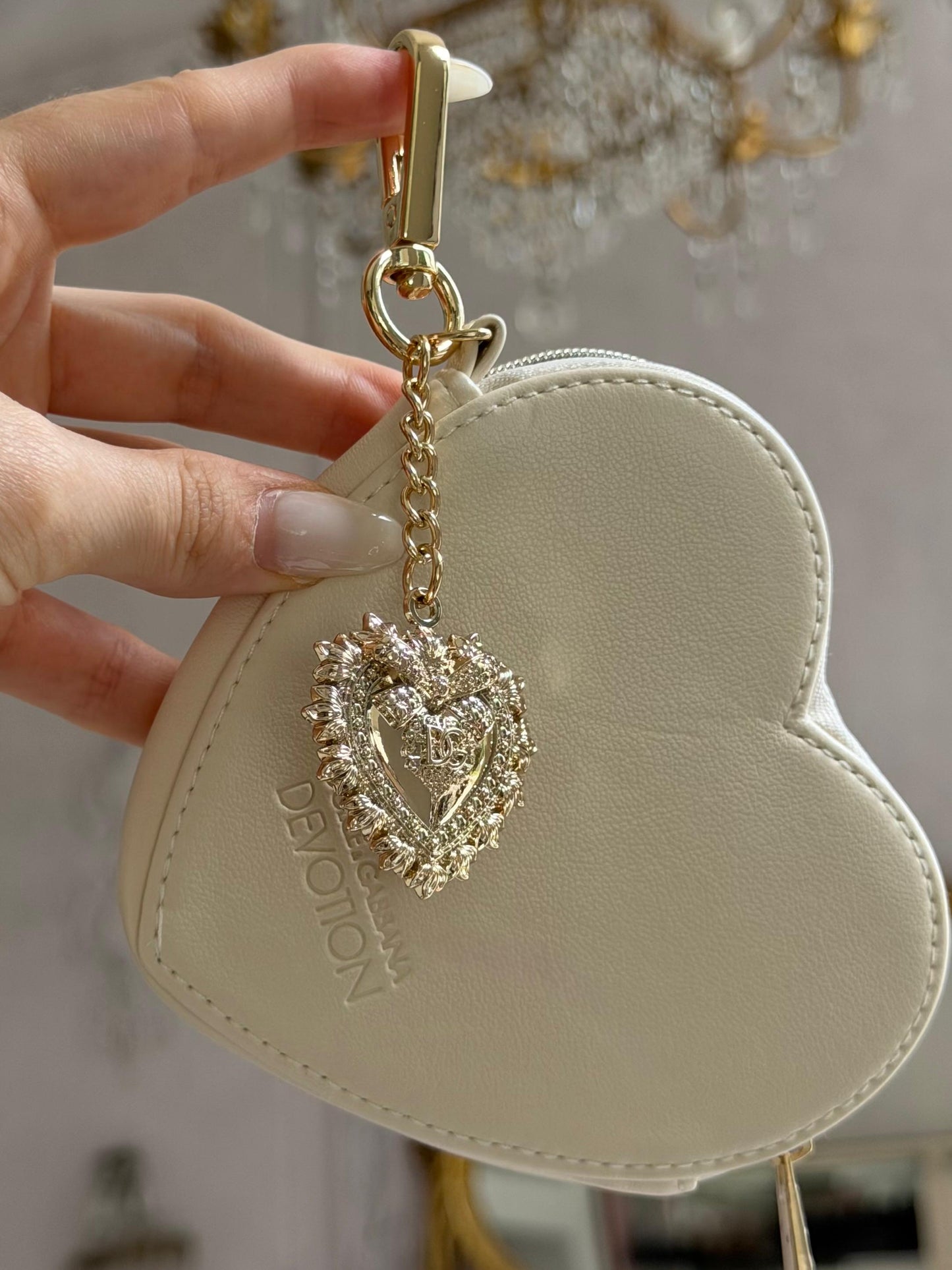 DOLCE&GABBANA
Luxury Heart Pouch