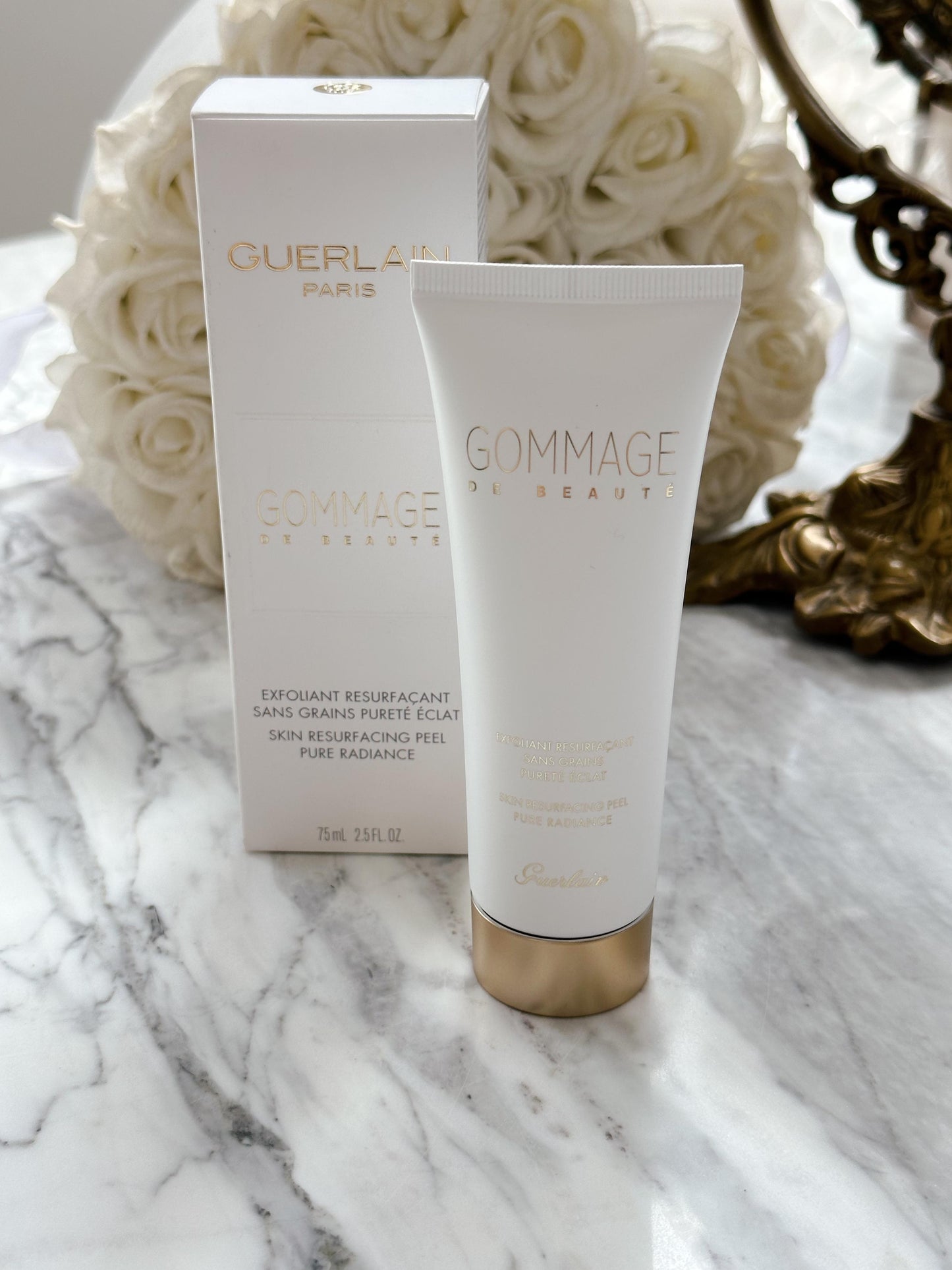 GUERLAIN Le Gommage De Beauté 
Exfoliant Resurfaçant