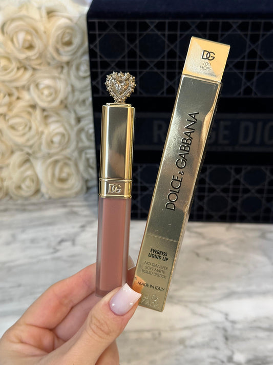 DOLCE & GABBANA
Everkiss Liquid Lipstick