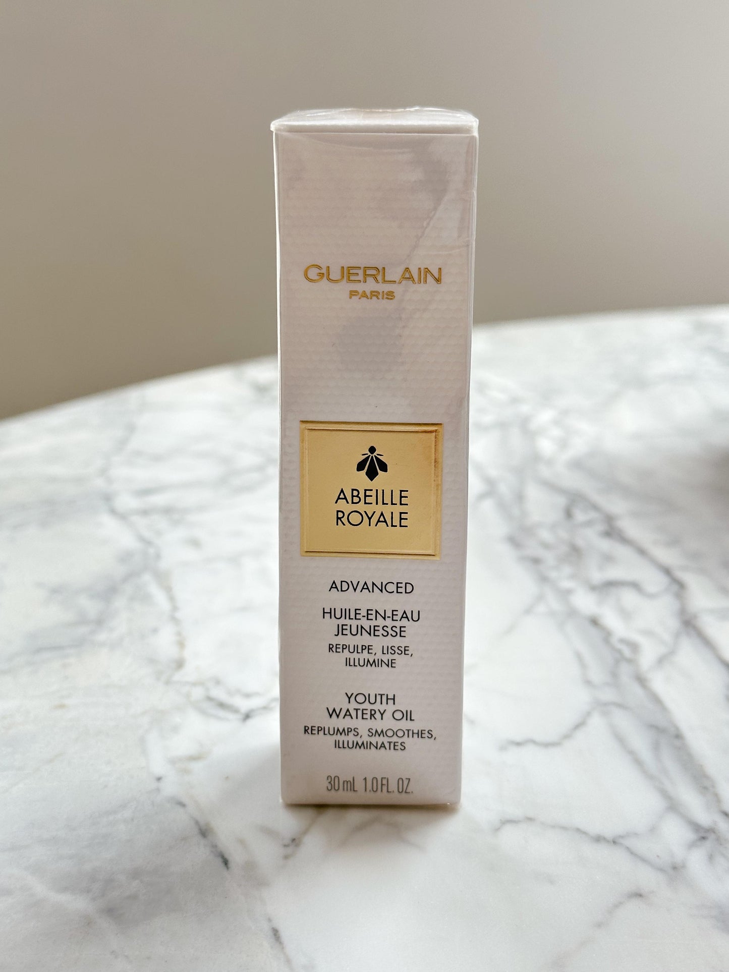 GUERLAIN Abeille Royale
Advanced Youth Watery Oil
Replumps, Smoothes, Illuminates all Skin Types