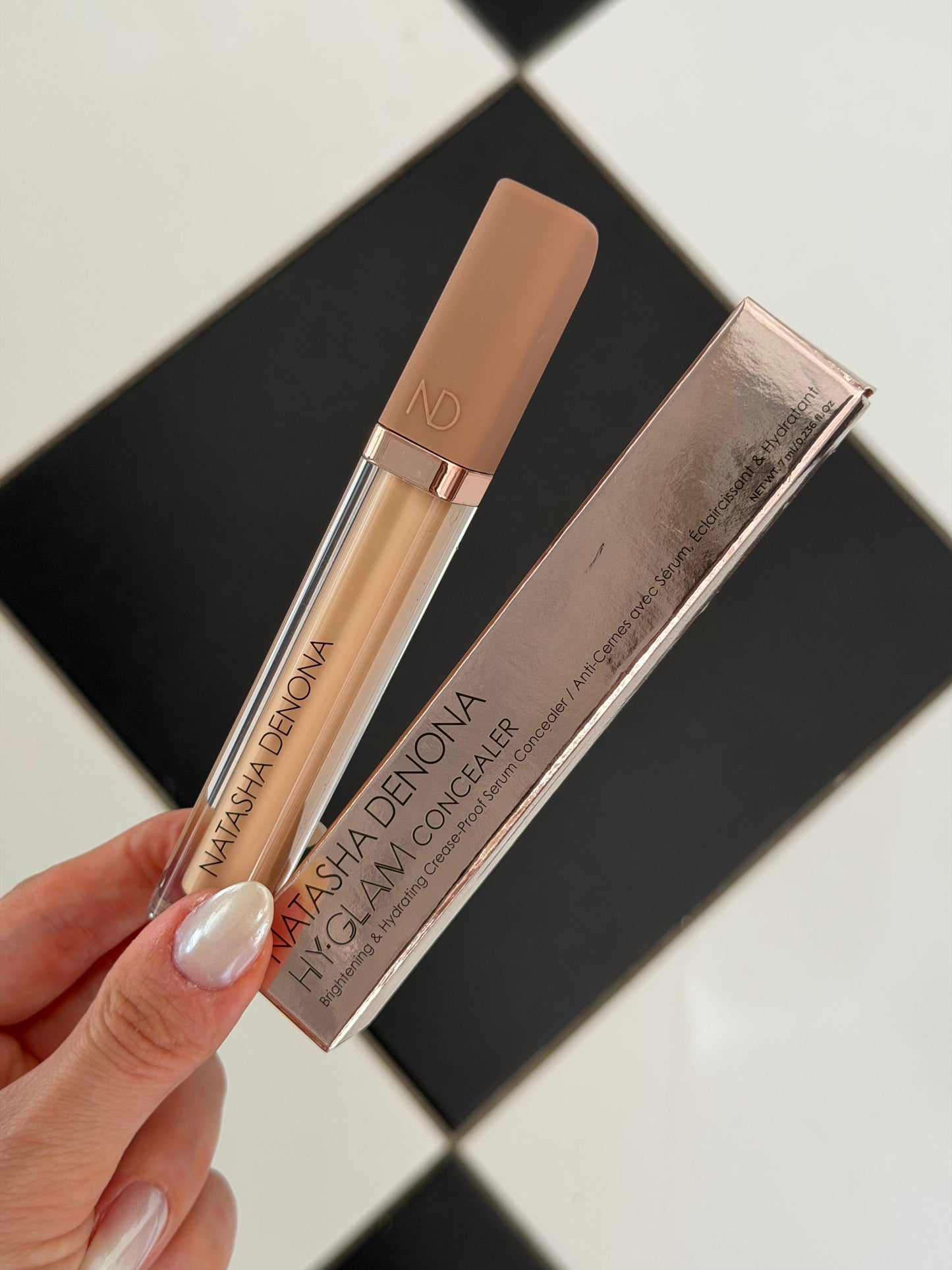 NATASHA DENONA Hy-Glam
Brightening & Hydrating Crease-Proof Serum Concealer (P1)