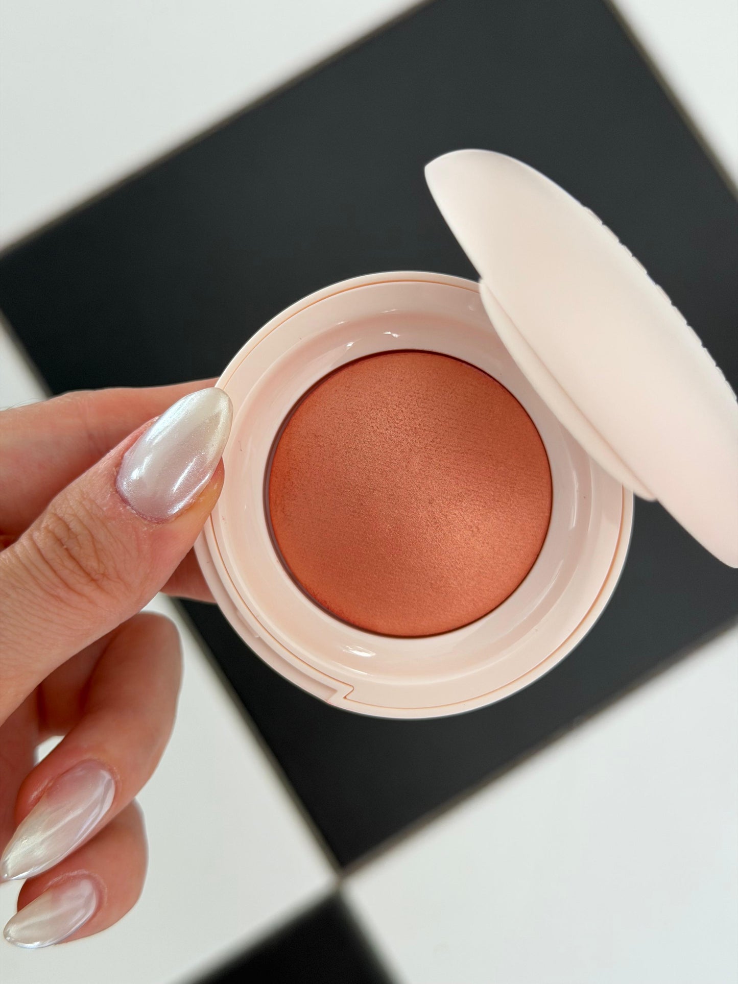 RARE BEAUTY Soft Pinch Luminous Powder Blush - Joy