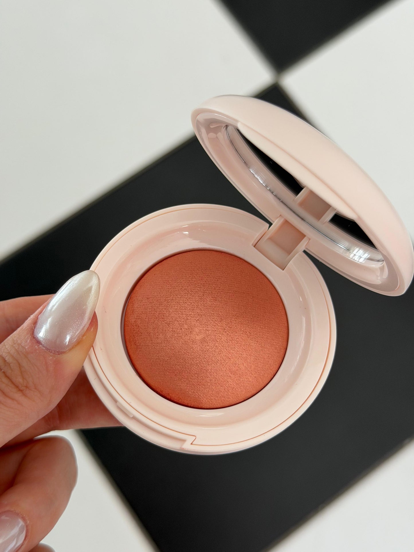 RARE BEAUTY Soft Pinch Luminous Powder Blush - Joy