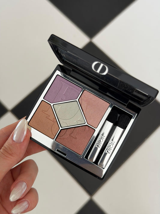 DIOR Diorshow 5 Couleurs - Limited Edition (933)
High-Color Eyeshadow Wardrobe - Longwear Creamy Powder Palette