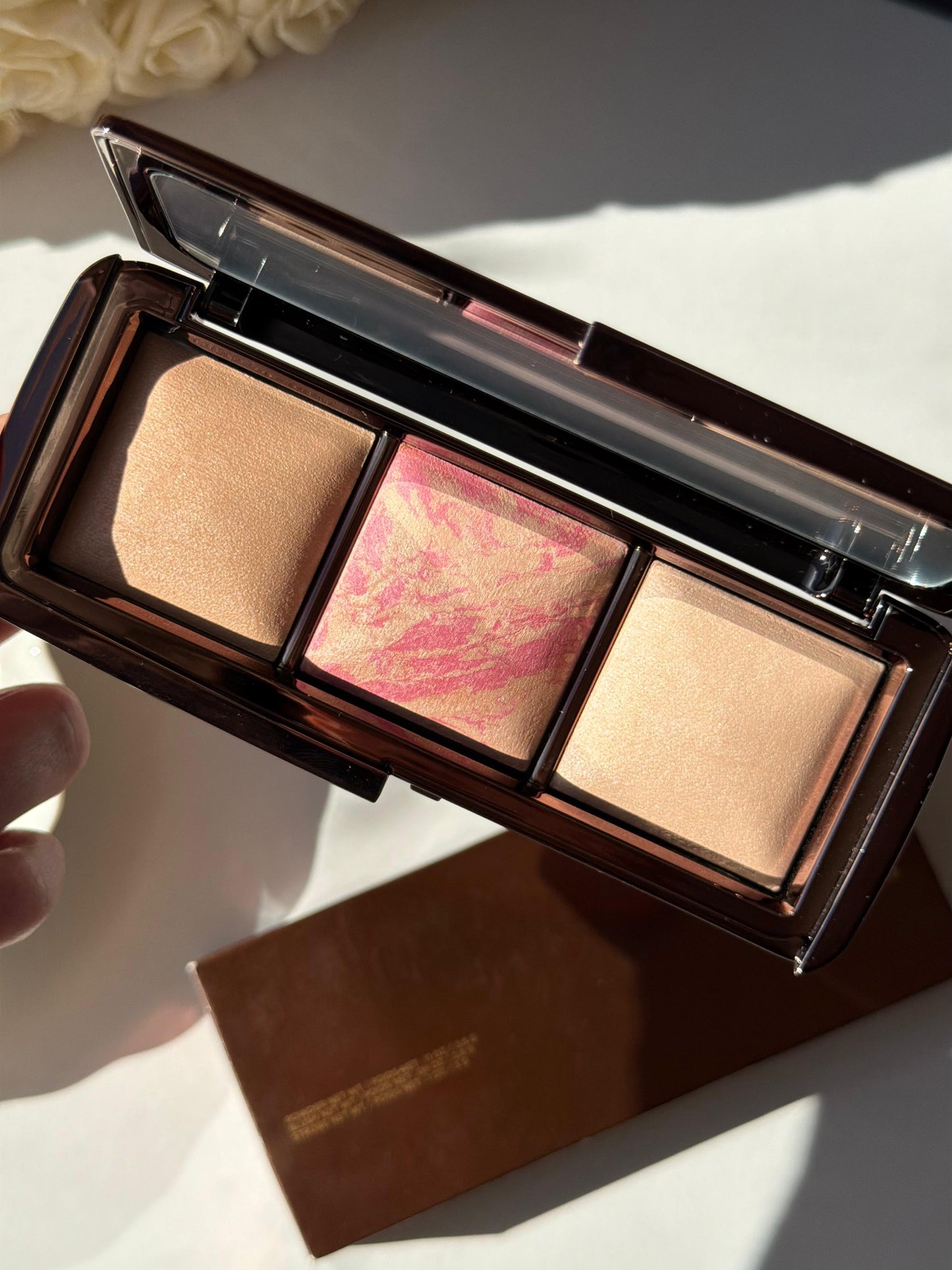 HOURGLASS Ambient Lighting Palette (Powder, Blush, Strobe) - Luminous Edit