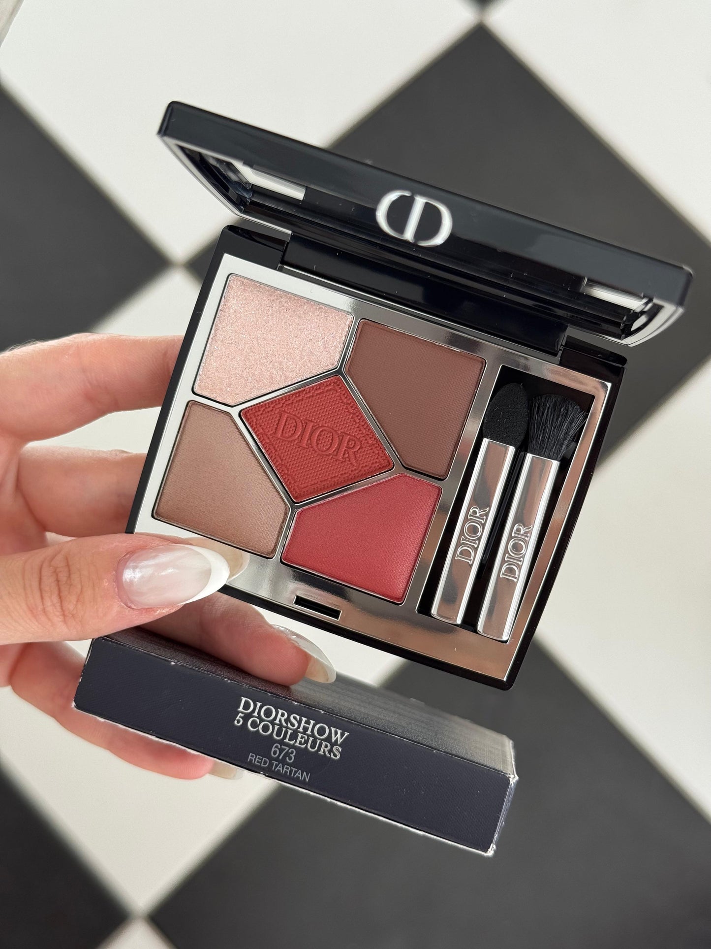 DIOR Diorshow 5 Couleurs
Eye Palette - 5 Eyeshadows - High Color and Long Wear (673)