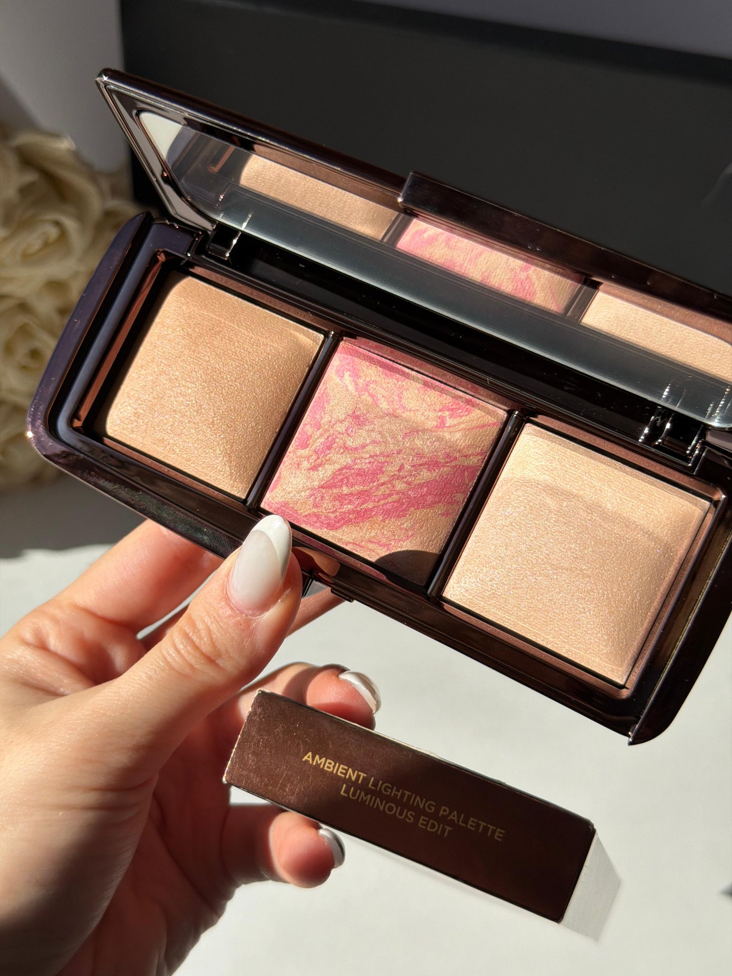HOURGLASS Ambient Lighting Palette (Powder, Blush, Strobe) - Luminous Edit