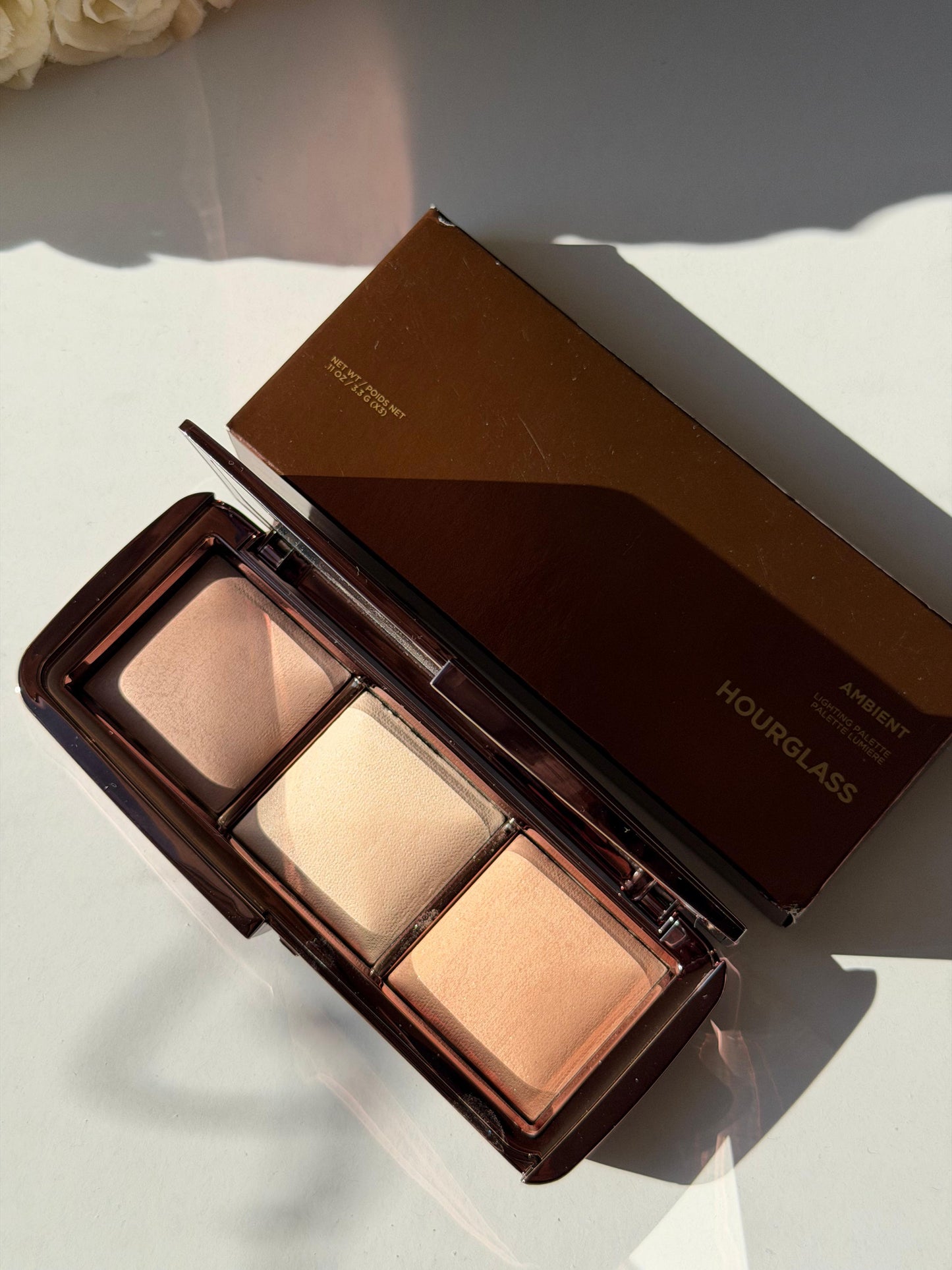 HOURGLASS Ambient Lighting Palette