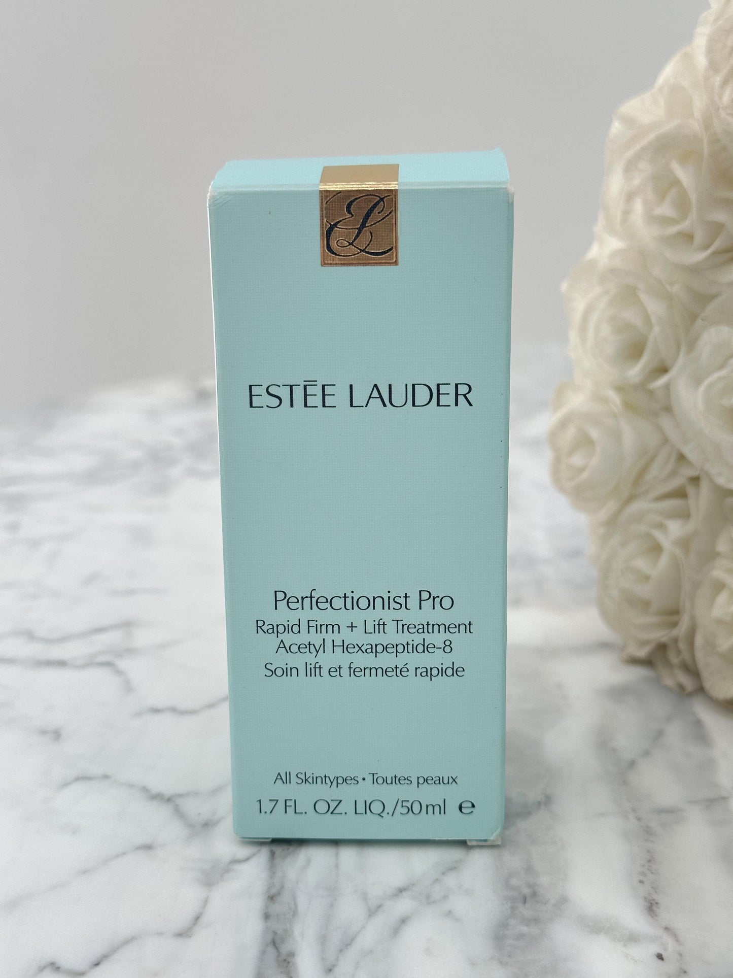 ESTÉE LAUDER Perfectionist Pro
Rapid Firm + Lift Serum with Hexapeptides 8