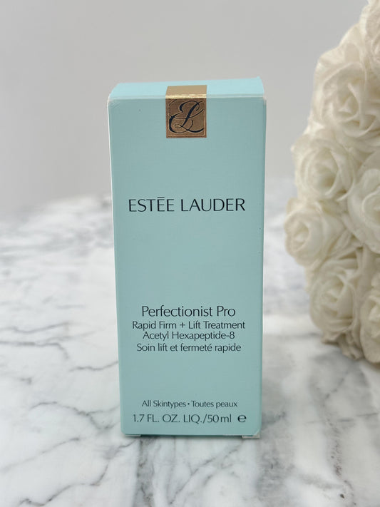 ESTÉE LAUDER Perfectionist Pro
Rapid Firm + Lift Serum with Hexapeptides 8