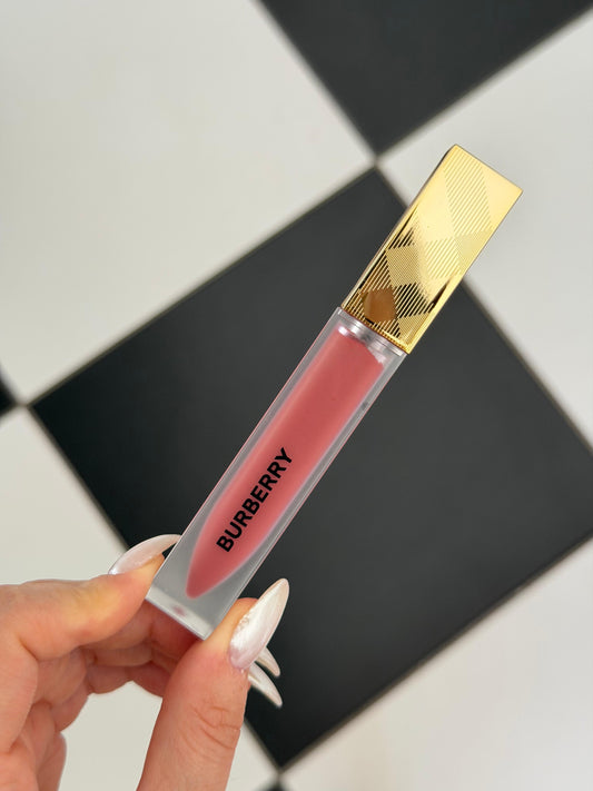 BURBERRY Liquid Lip Gloss Velvet - Bold & Matte Whipped Lip Cream (30)