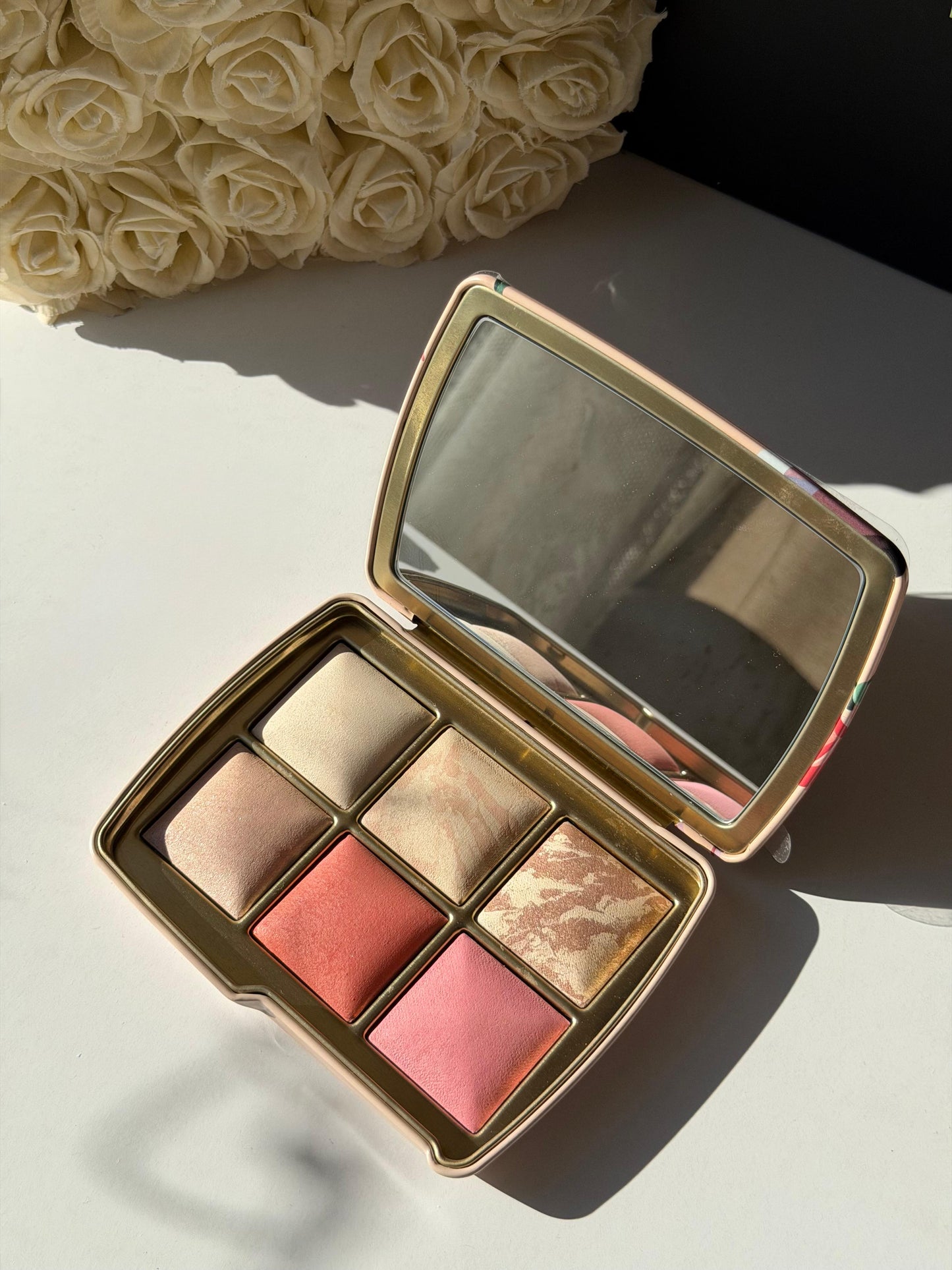 HOURGLASS Ambient Lighting Edit Unlocked Palette - Deer