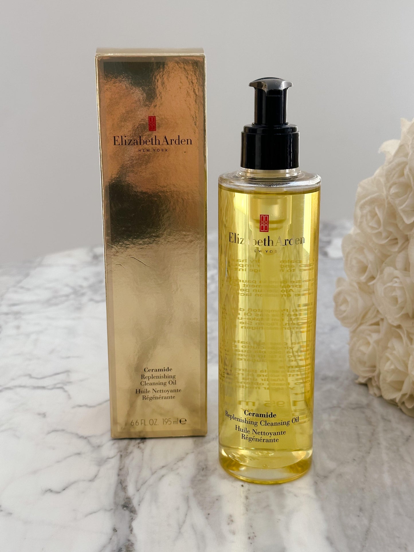 ELIZABETH ARDEN Ceramide Replenishing Cleansing Oil