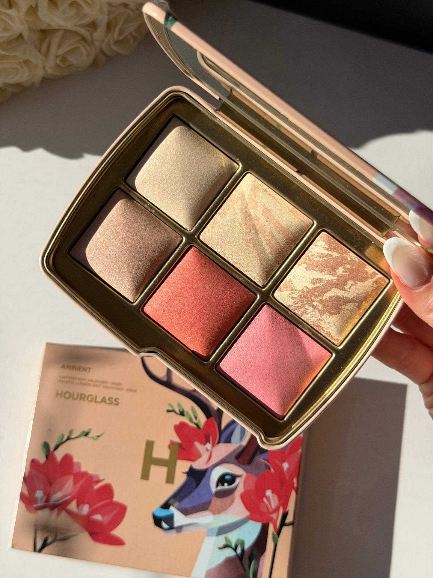 HOURGLASS Ambient Lighting Edit Unlocked Palette - Deer