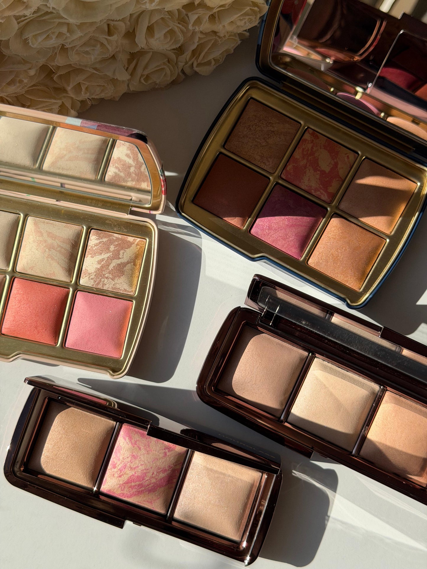 HOURGLASS Ambient Lighting Edit Unlocked Palette - Deer