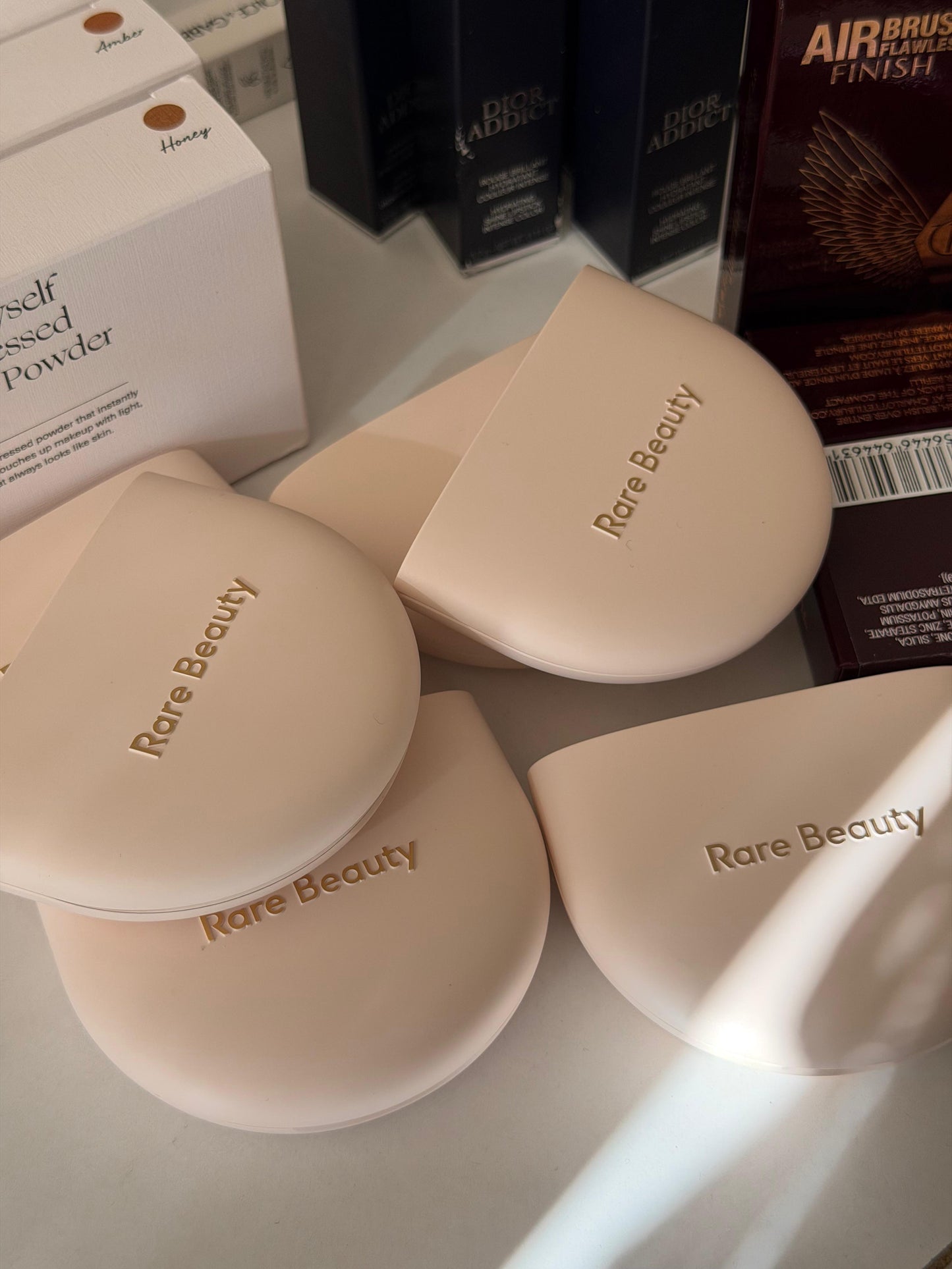 RARE BEAUTY True To Myself Tinted Pressed Finishing Powder - Sand