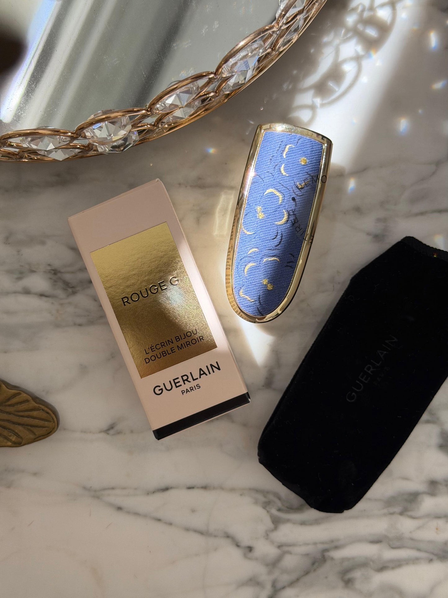 GUERLAIN Rouge G - Denim Flora
The Double Mirror Jewel Case