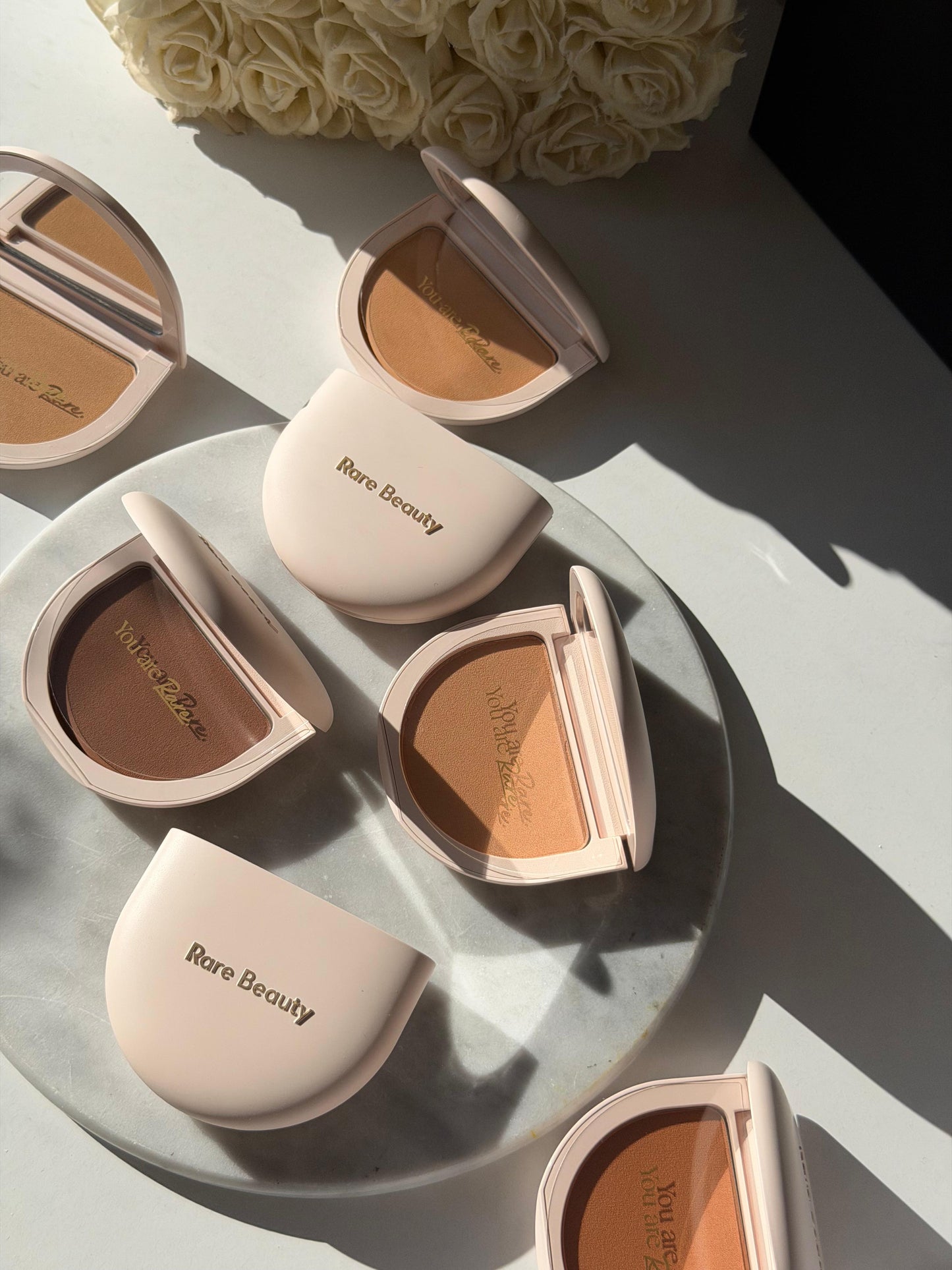 RARE BEAUTY True To Myself Tinted Pressed Finishing Powder - Sand