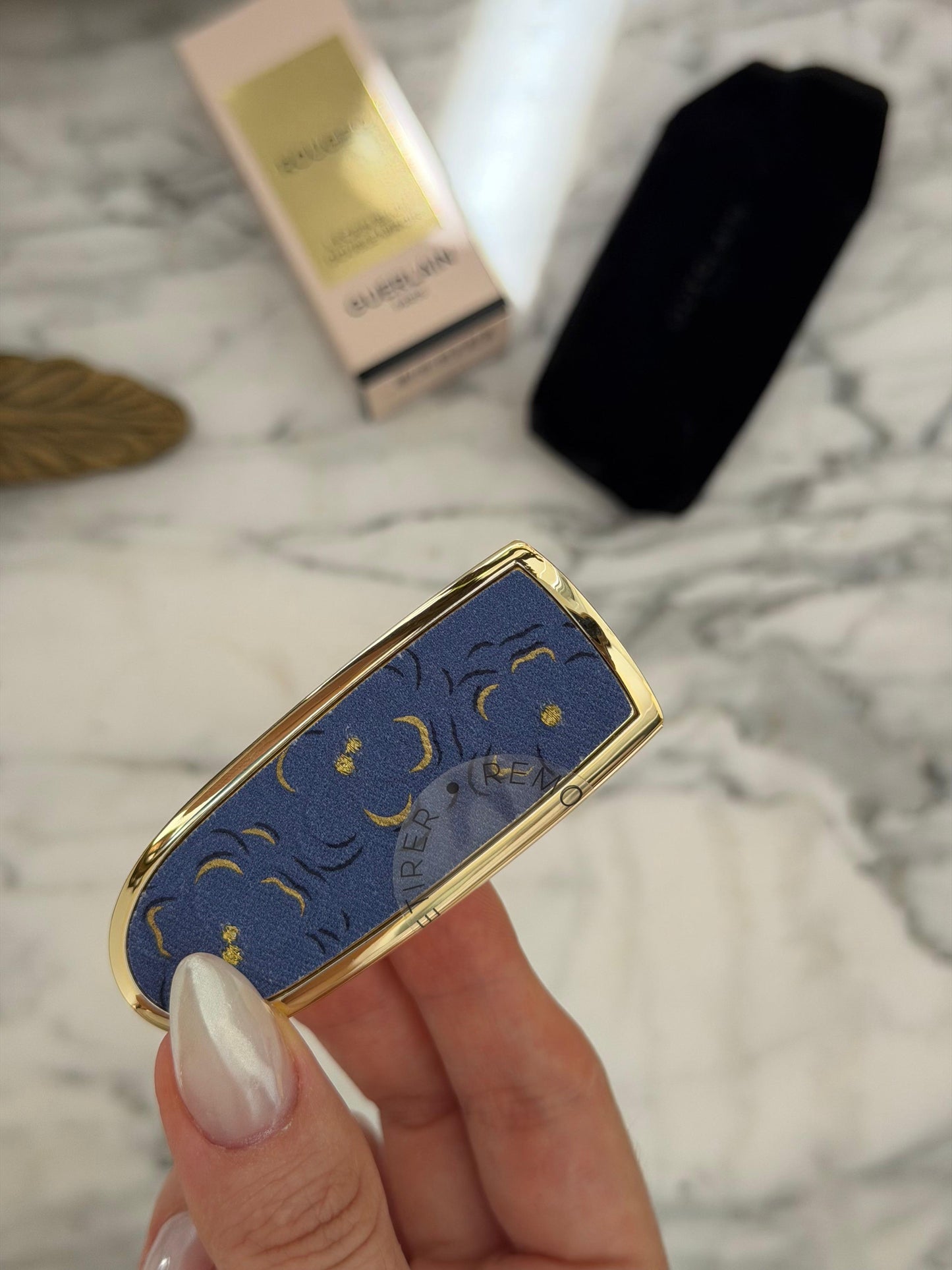 GUERLAIN Rouge G - Denim Flora
The Double Mirror Jewel Case