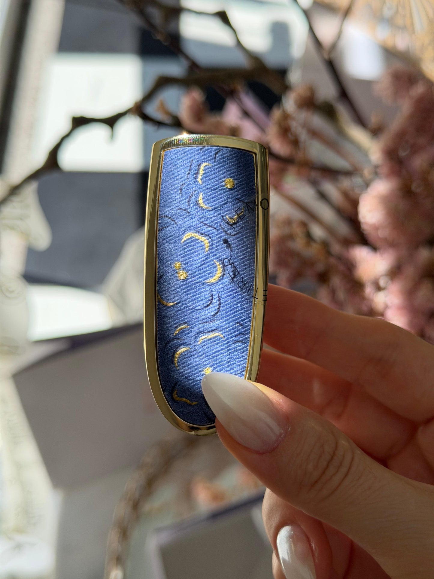 GUERLAIN Rouge G - Denim Flora
The Double Mirror Jewel Case