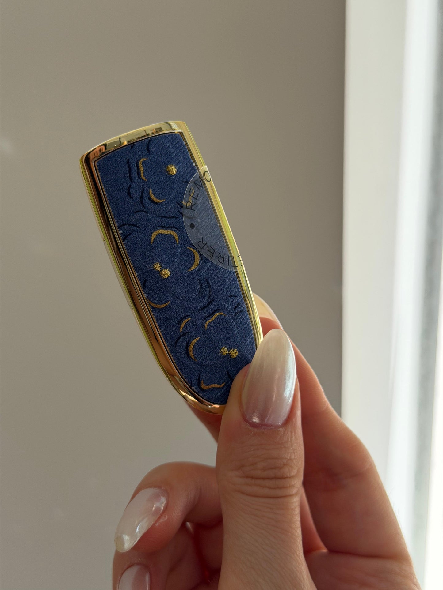 GUERLAIN Rouge G - Denim Flora
The Double Mirror Jewel Case