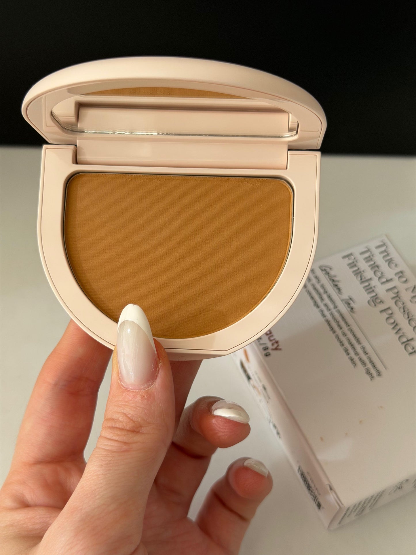 RARE BEAUTY True To Myself Tinted Pressed Finishing Powder - Golden Tan