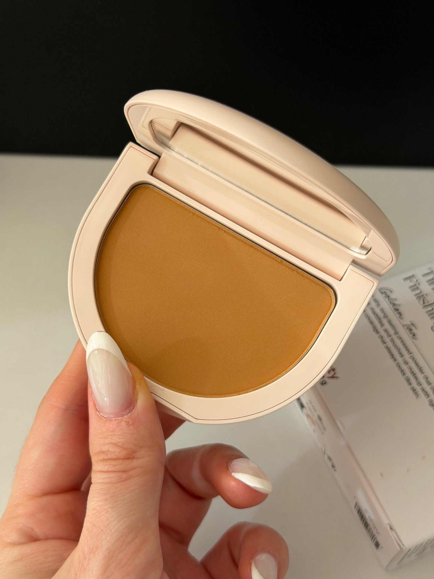RARE BEAUTY True To Myself Tinted Pressed Finishing Powder - Golden Tan