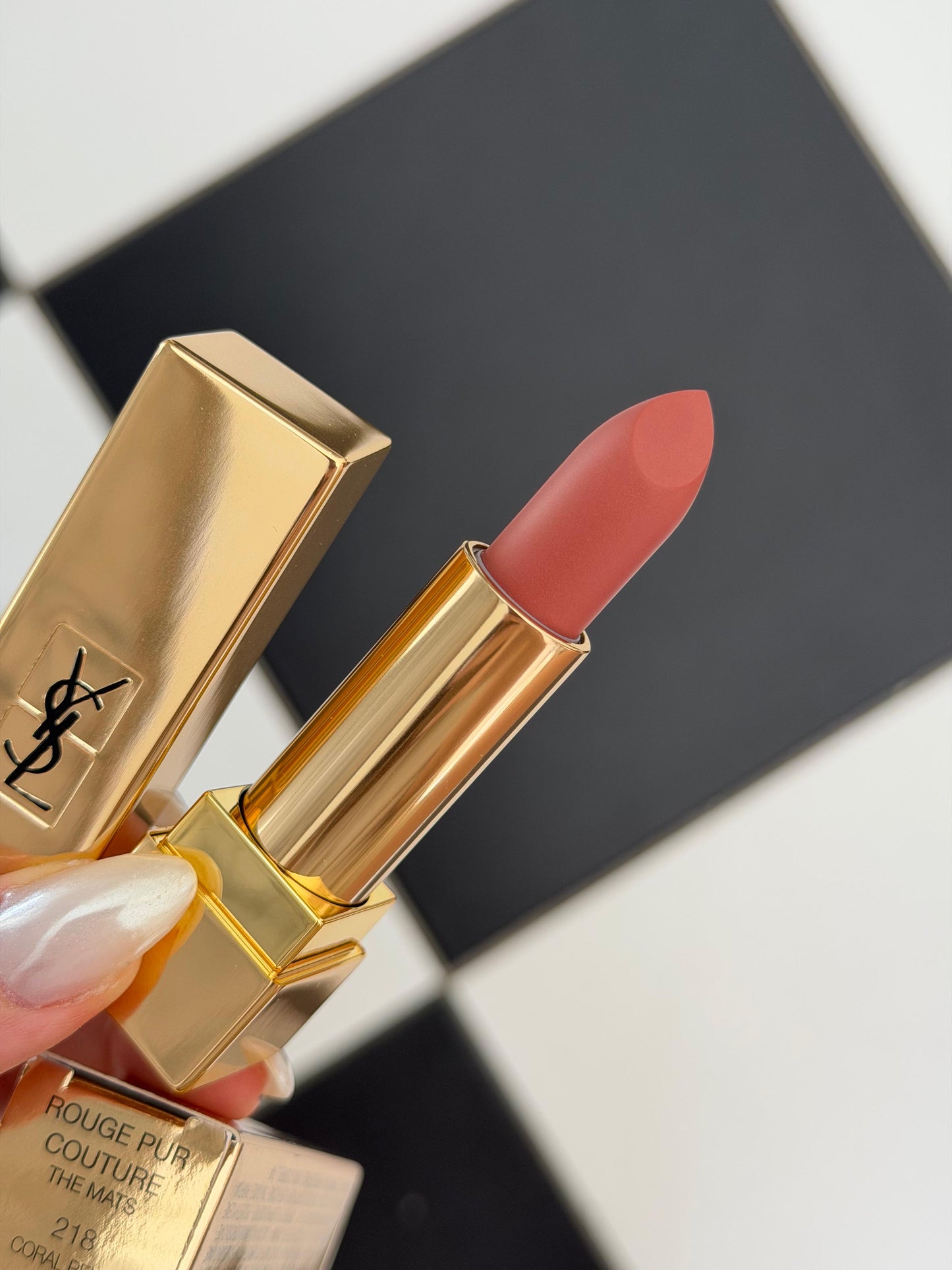 YSL Lipstick (218)
Rouge Pur Couture The Mats