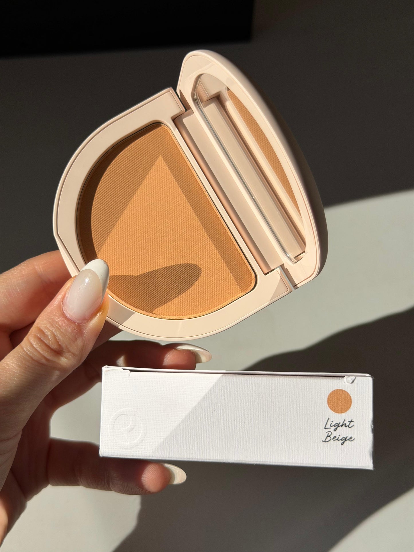 RARE BEAUTY True To Myself Tinted Pressed Finishing Powder - Light Beige