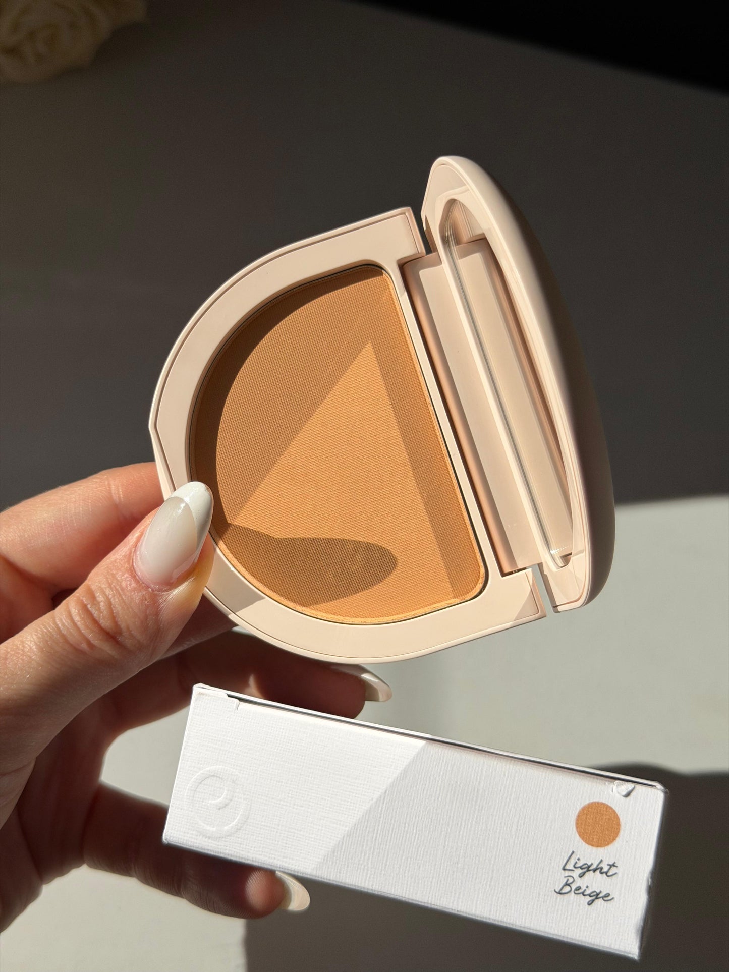 RARE BEAUTY True To Myself Tinted Pressed Finishing Powder - Light Beige
