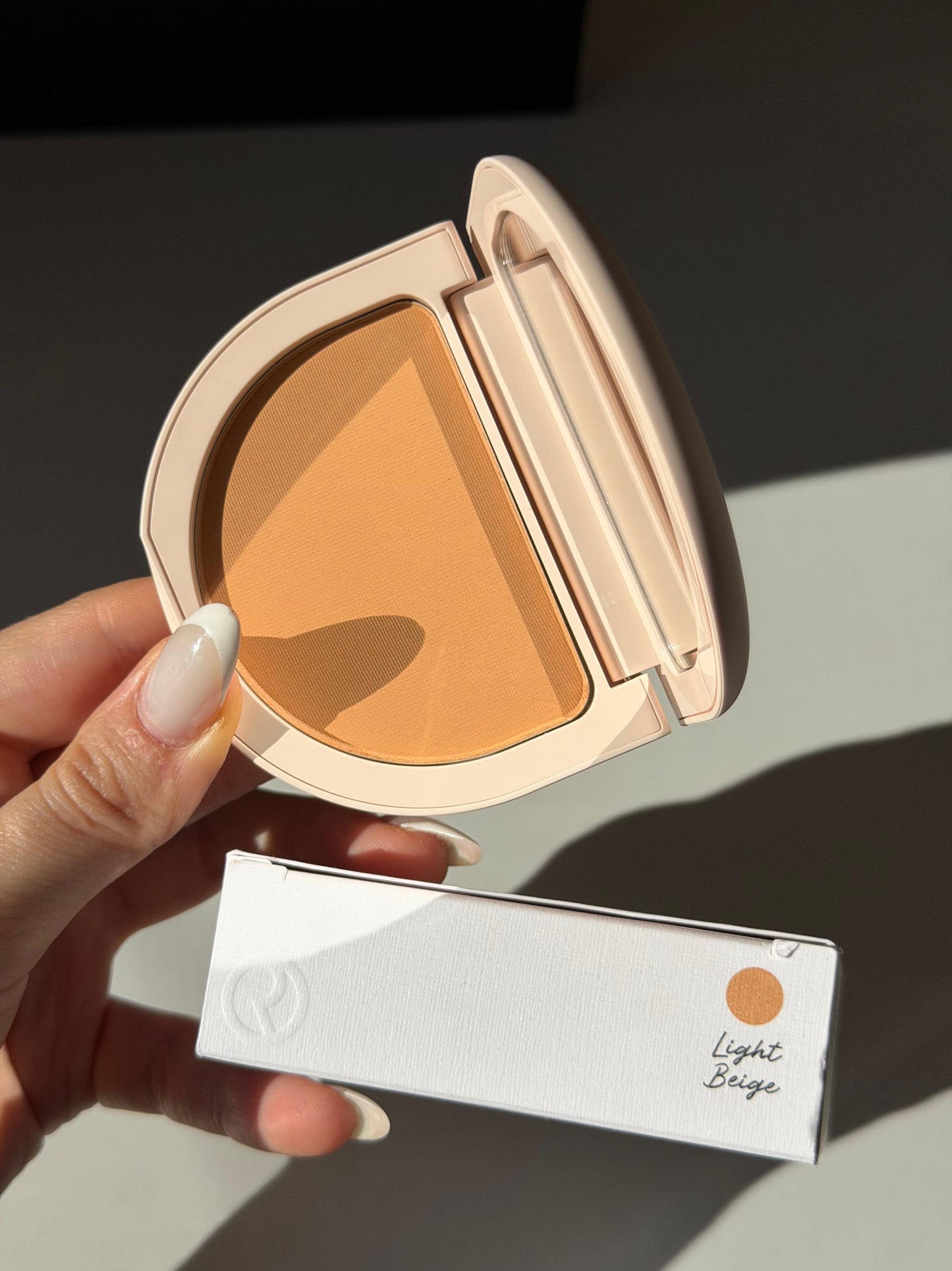 RARE BEAUTY True To Myself Tinted Pressed Finishing Powder - Light Beige