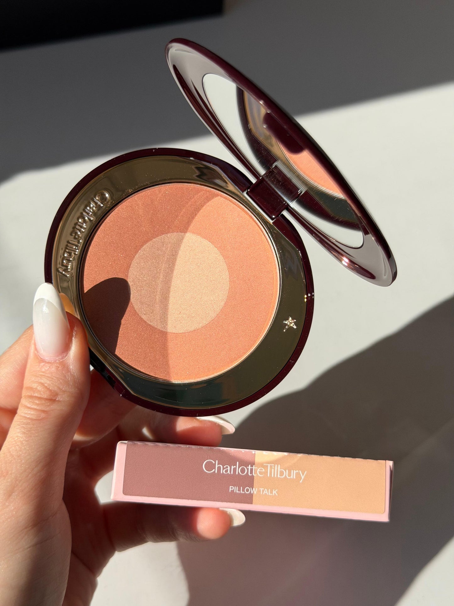 CHARLOTTE TILBURY Cheek To Chic - Swish & Glow Blusher - Pillow Talk