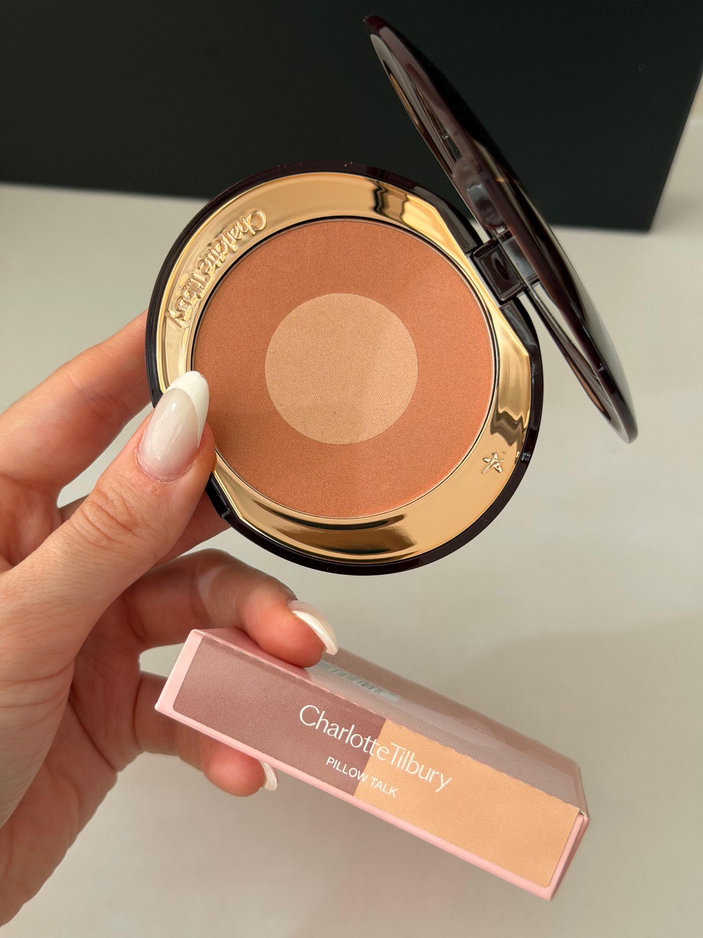 CHARLOTTE TILBURY Cheek To Chic - Swish & Glow Blusher - Pillow Talk