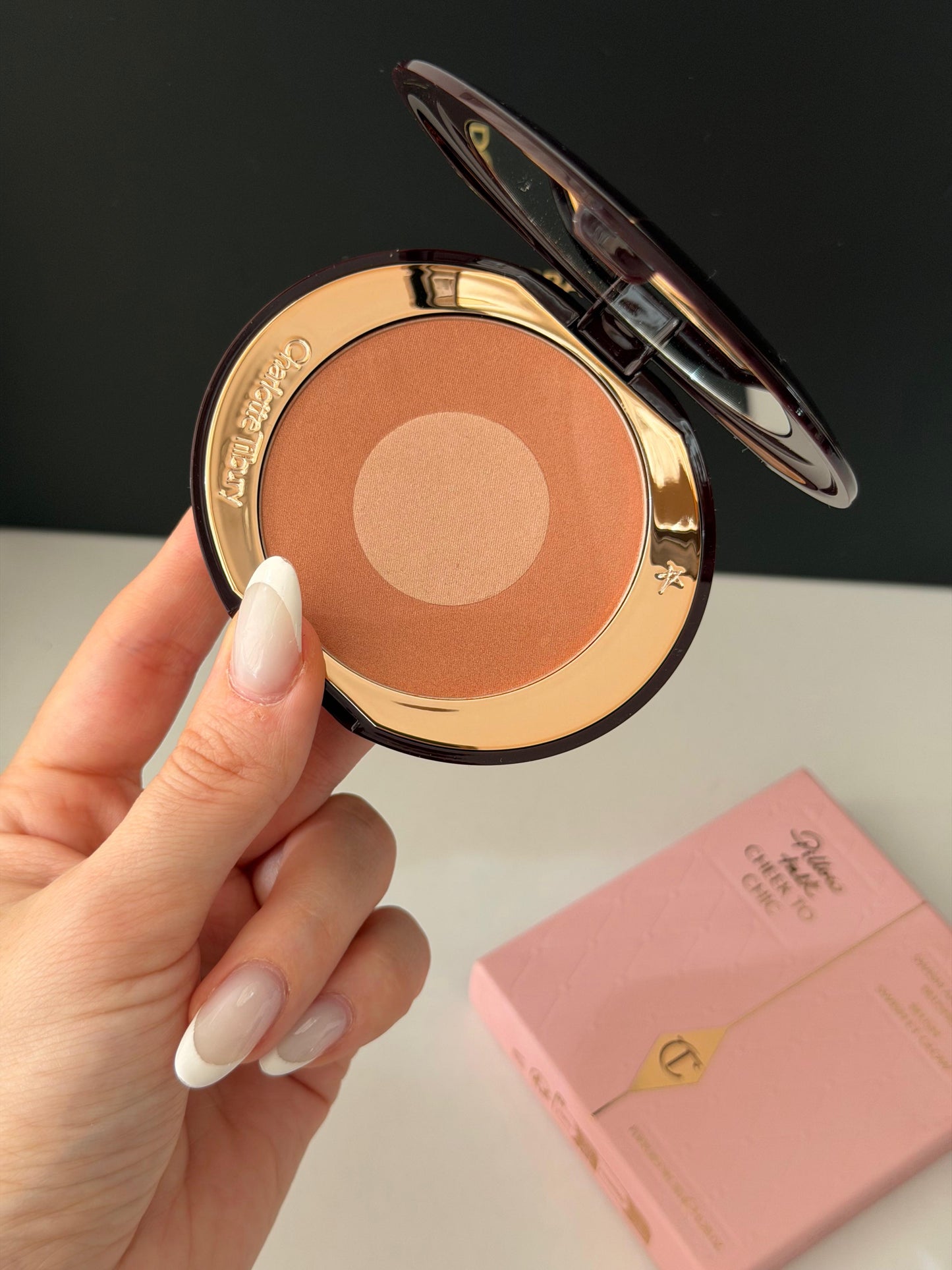 CHARLOTTE TILBURY Cheek To Chic - Swish & Glow Blusher - Pillow Talk