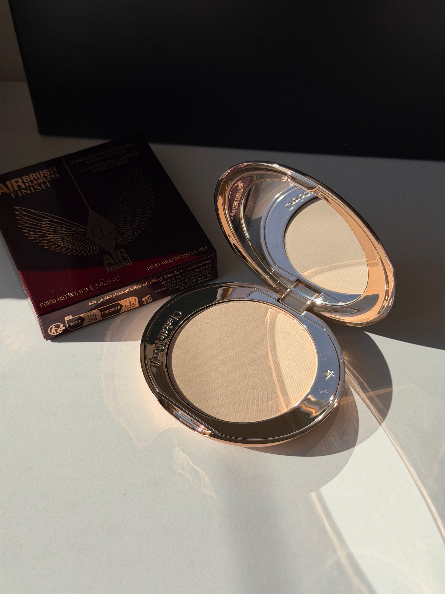 CHARLOTTE TILBURY Airbrush Flawless Finish (1)
Complexion Perfecting Micro Powder