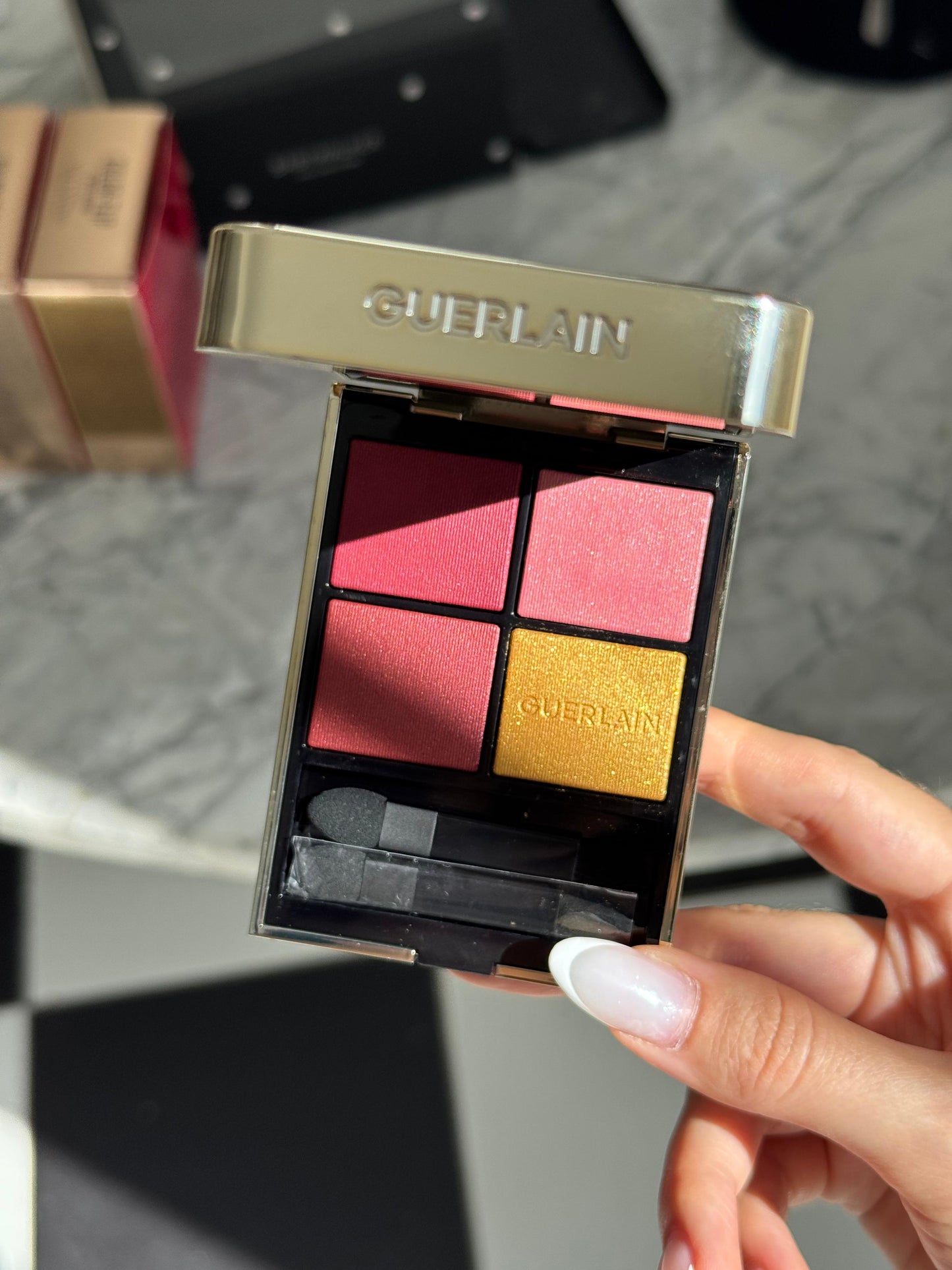 GUERLAIN Ombres G
Eyeshadow Quad
Multi-Effect, High Color & Long Wear (770)