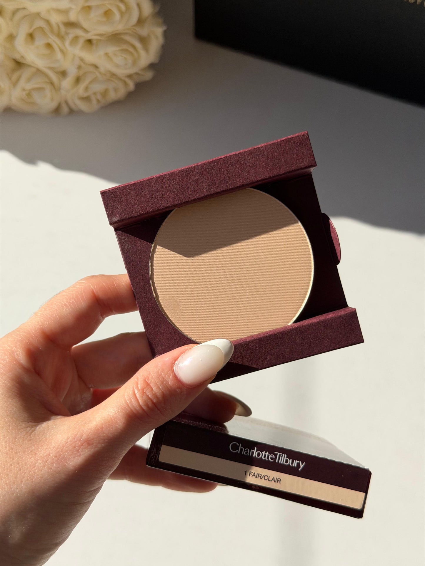 CHARLOTTE TILBURY Airbrush Flawless Finish (1) - Refill
Complexion Perfecting Micro Powder