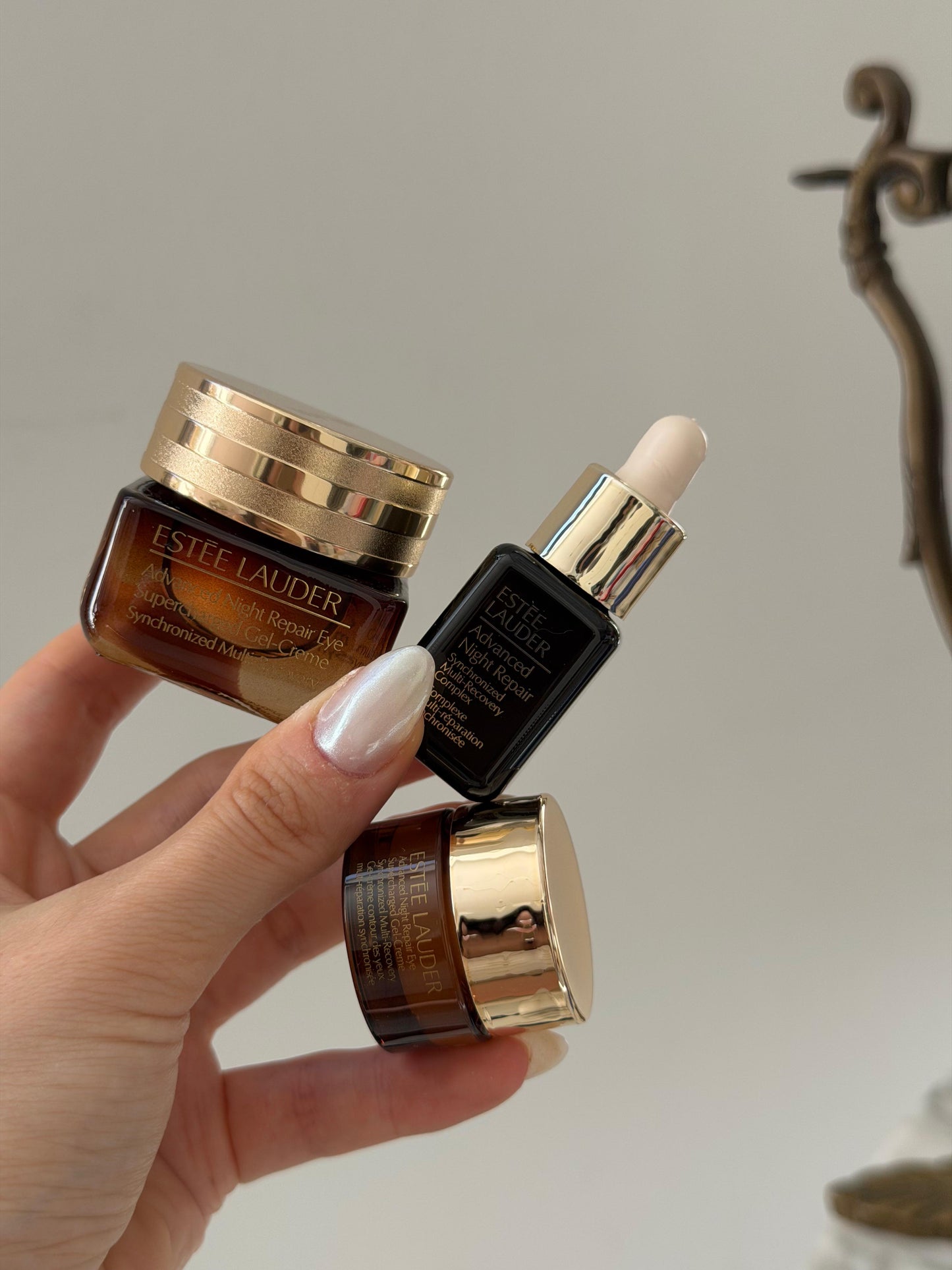 ESTEE LAUDER Brighter Eyes Start Here
Repair + Brighten + Hydrate