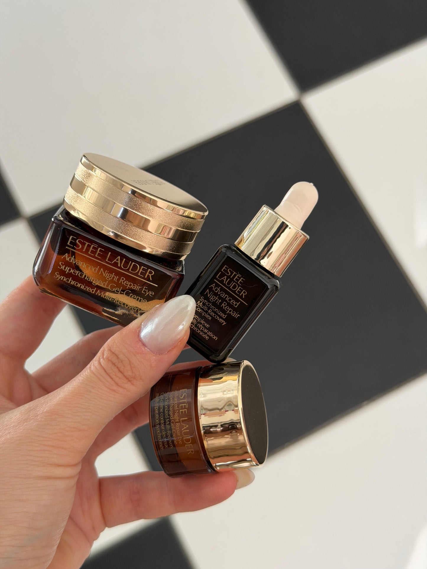 ESTEE LAUDER Brighter Eyes Start Here
Repair + Brighten + Hydrate
