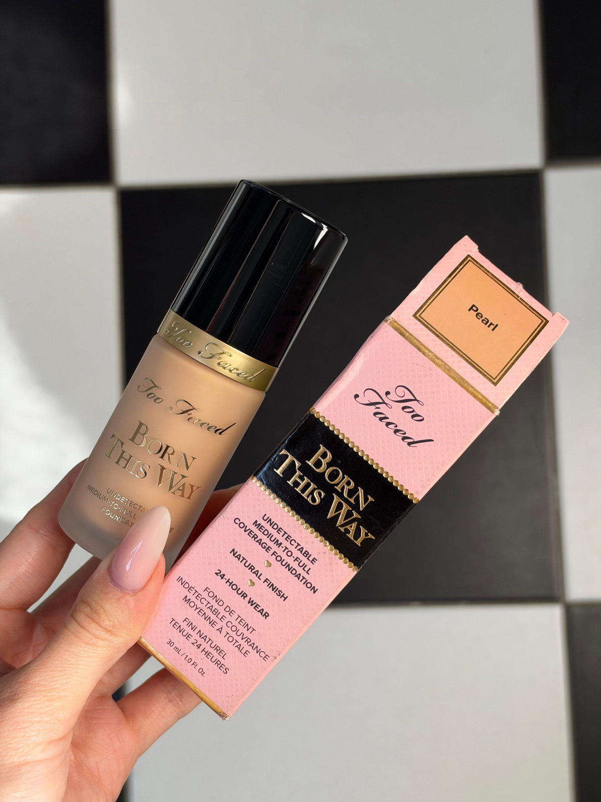TOO FACED Born This Way - Pearl
Undetectable Flawless Coverage - Natural Finish Foundation