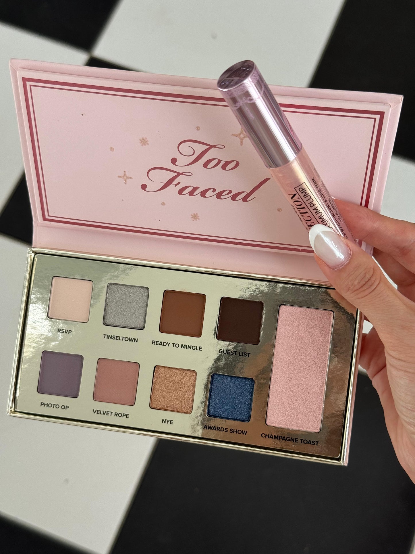 TOO FACED
Limited Edition Pop The Cork Makeup Collection
