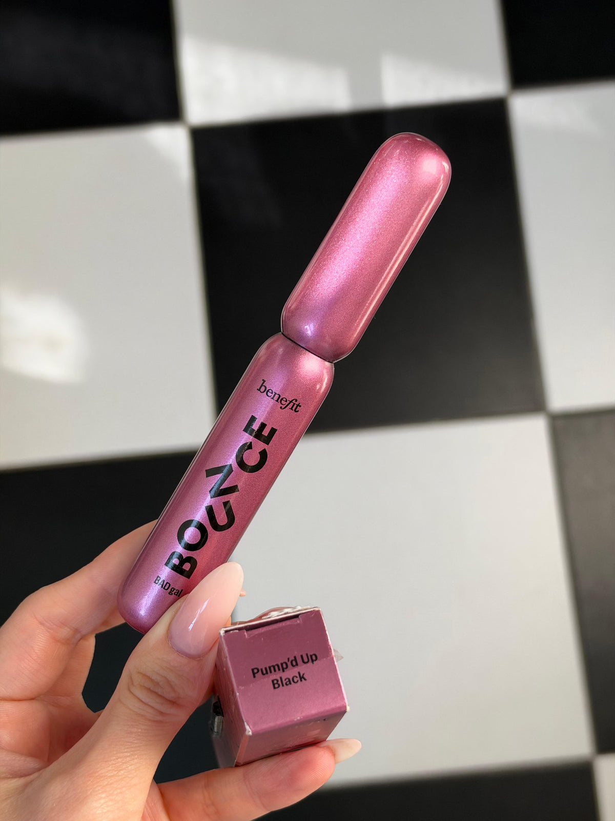 BENEFIT BAD gal Bounce
Filler, Fluffier Volumizing Mascara