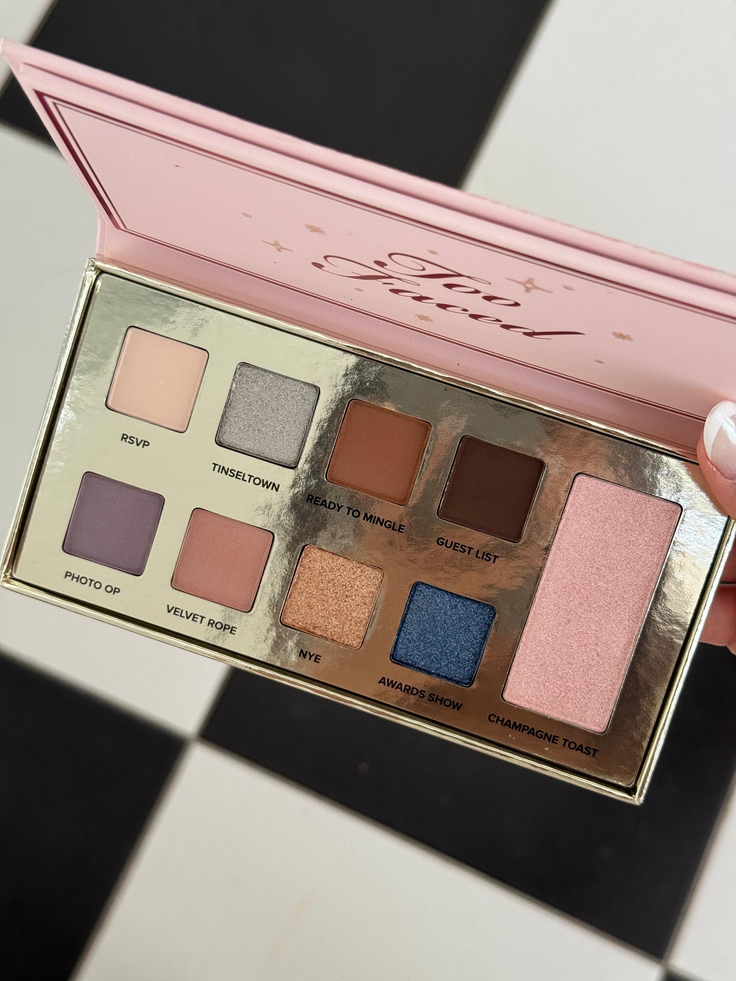 TOO FACED
Limited Edition Pop The Cork Makeup Collection