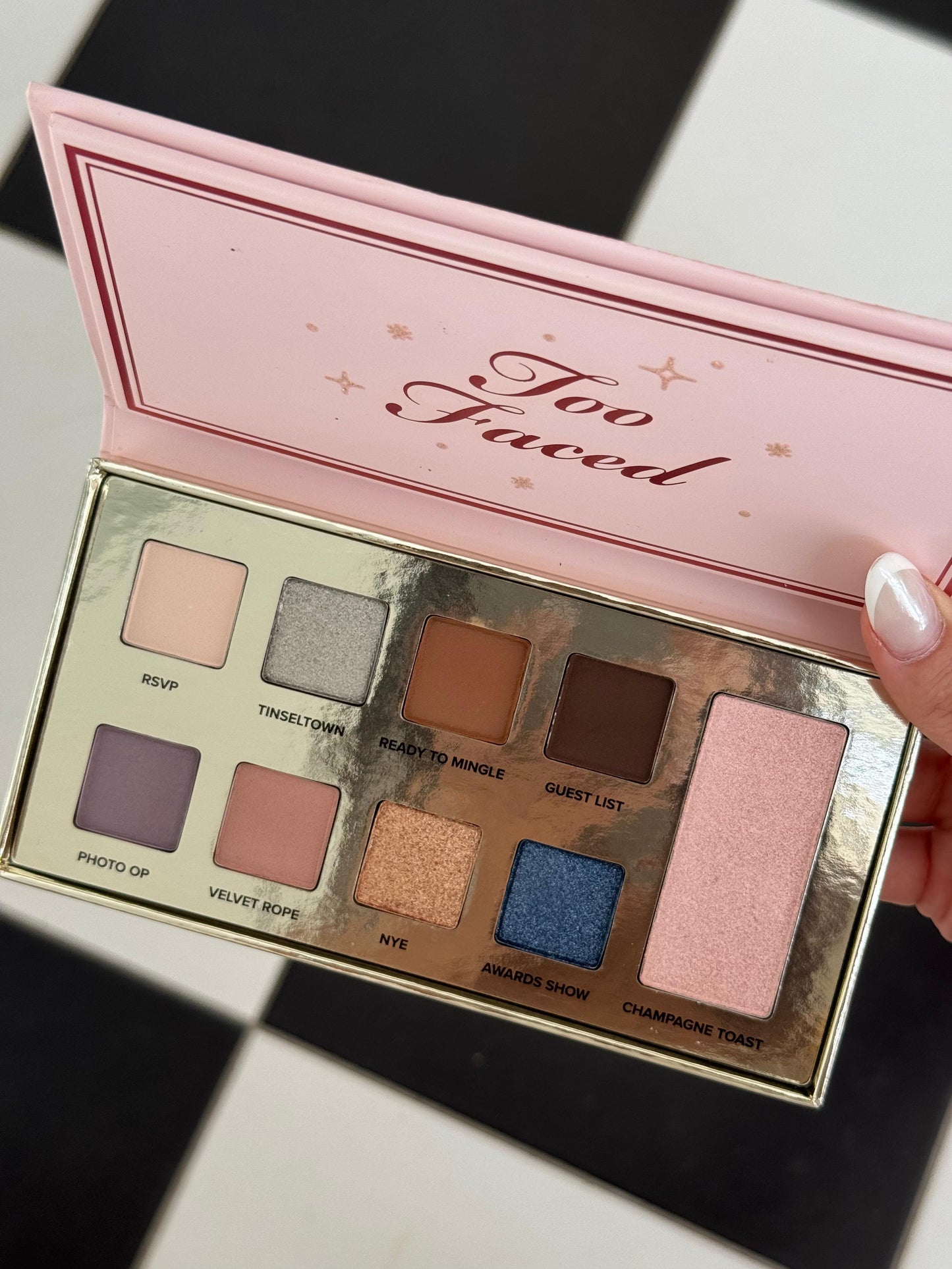 TOO FACED
Limited Edition Pop The Cork Makeup Collection