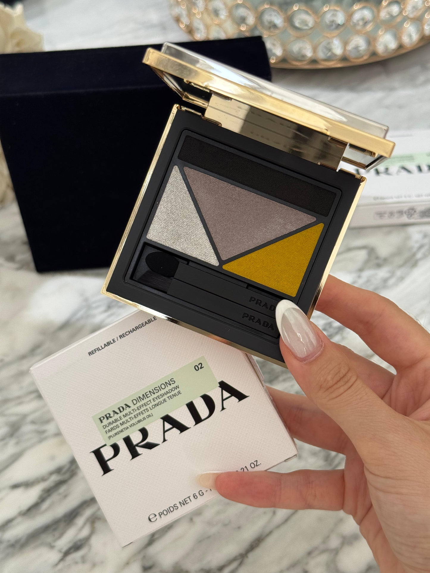 PRADA Dimensions
Durable Multi-Effect Eyeshadow (03)