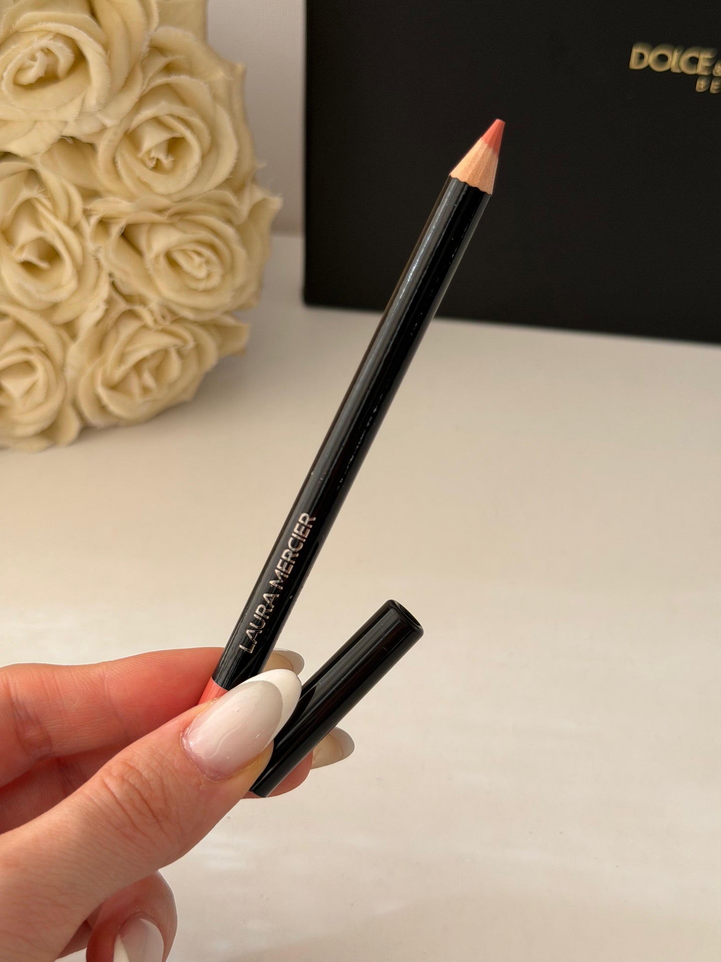LAURA MERCIER Caviar Perfecting Lip Liner - Opulent Peach
16HR Flawless Wear And Water-proof