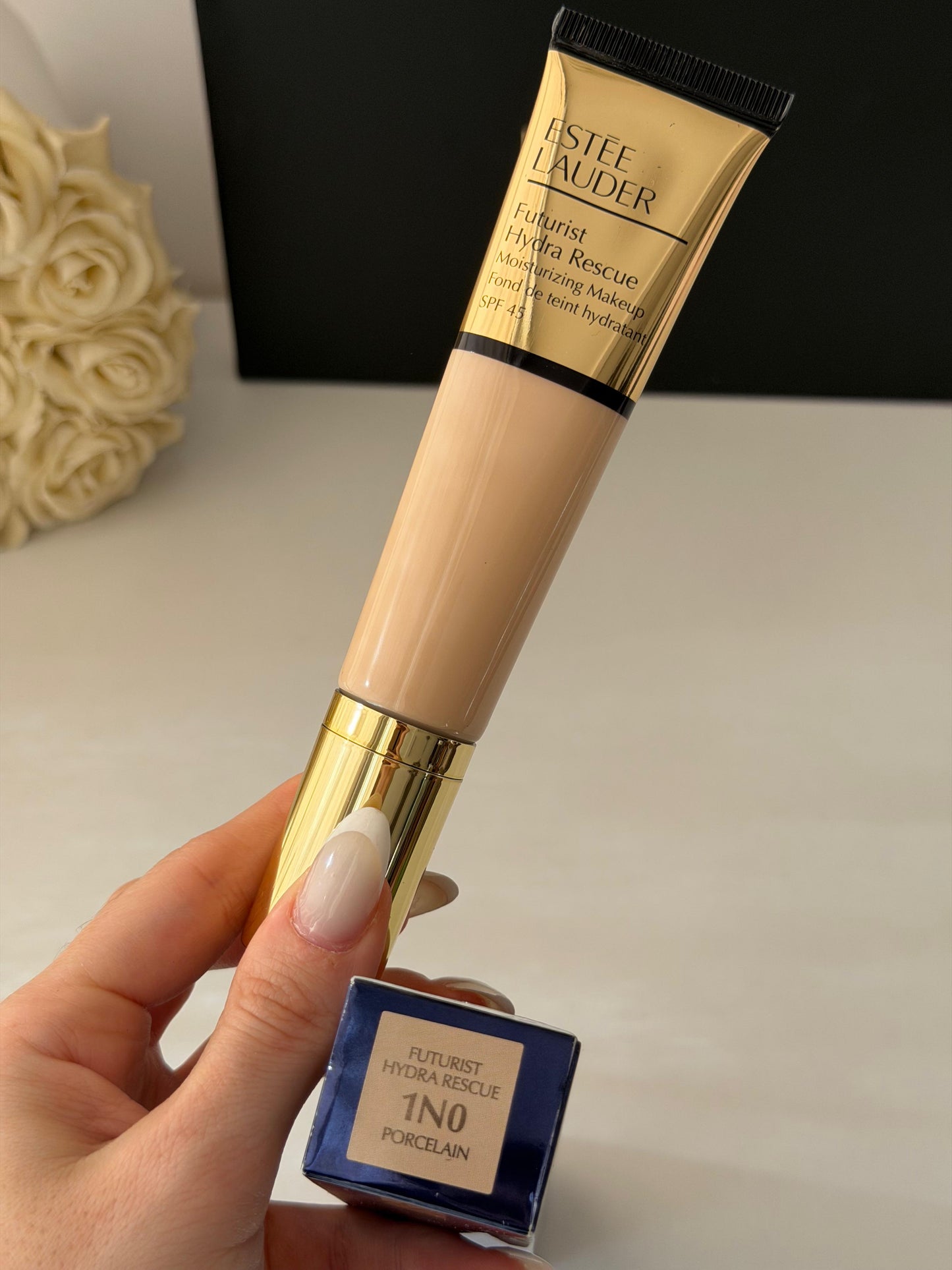 ESTEE LAUDER Futurist Hydra Rescue (1N0)
Moisturizing Foundation SPF45