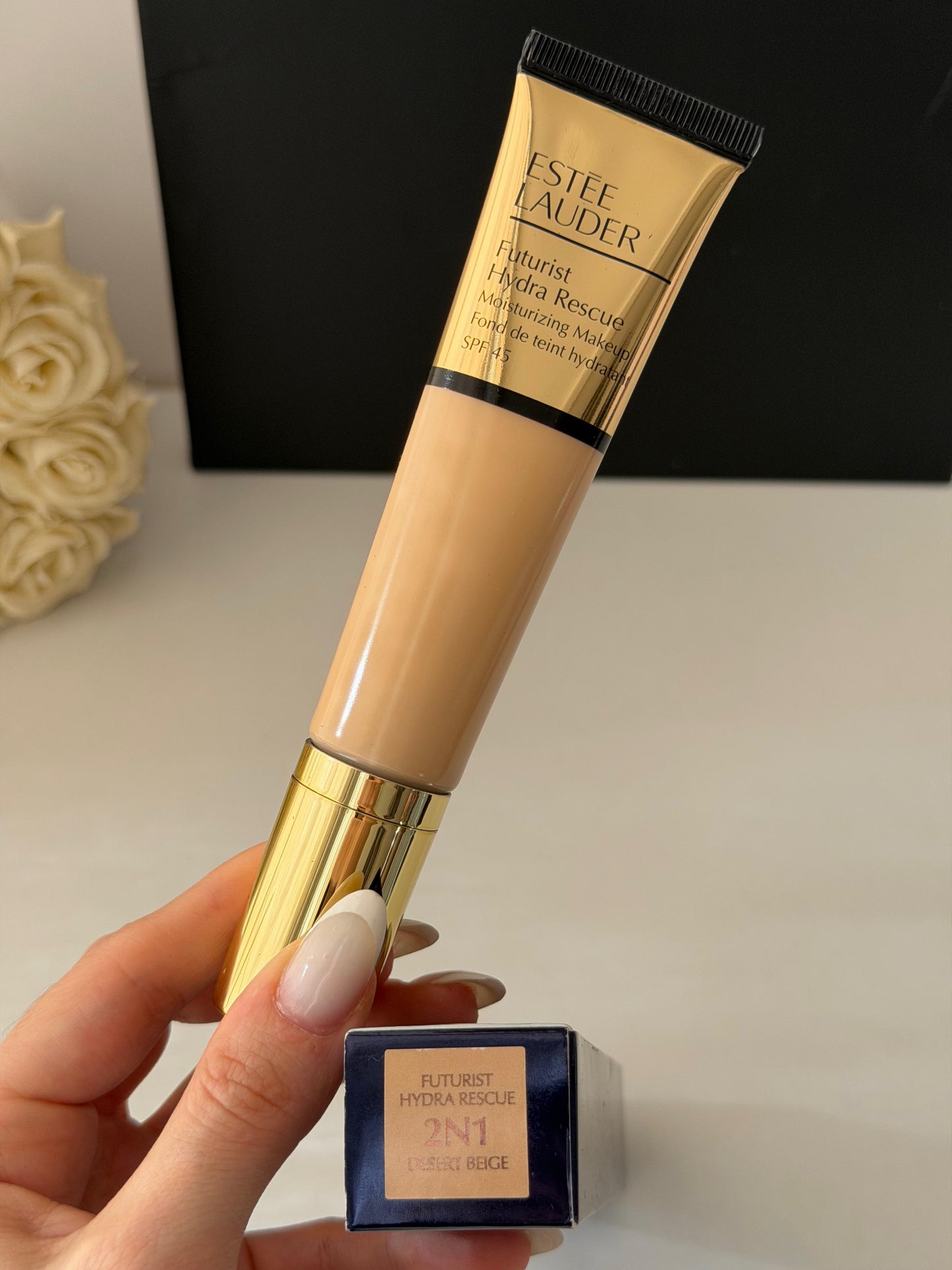 ESTEE LAUDER Futurist Hydra Rescue (2N1)
Moisturizing Foundation SPF45