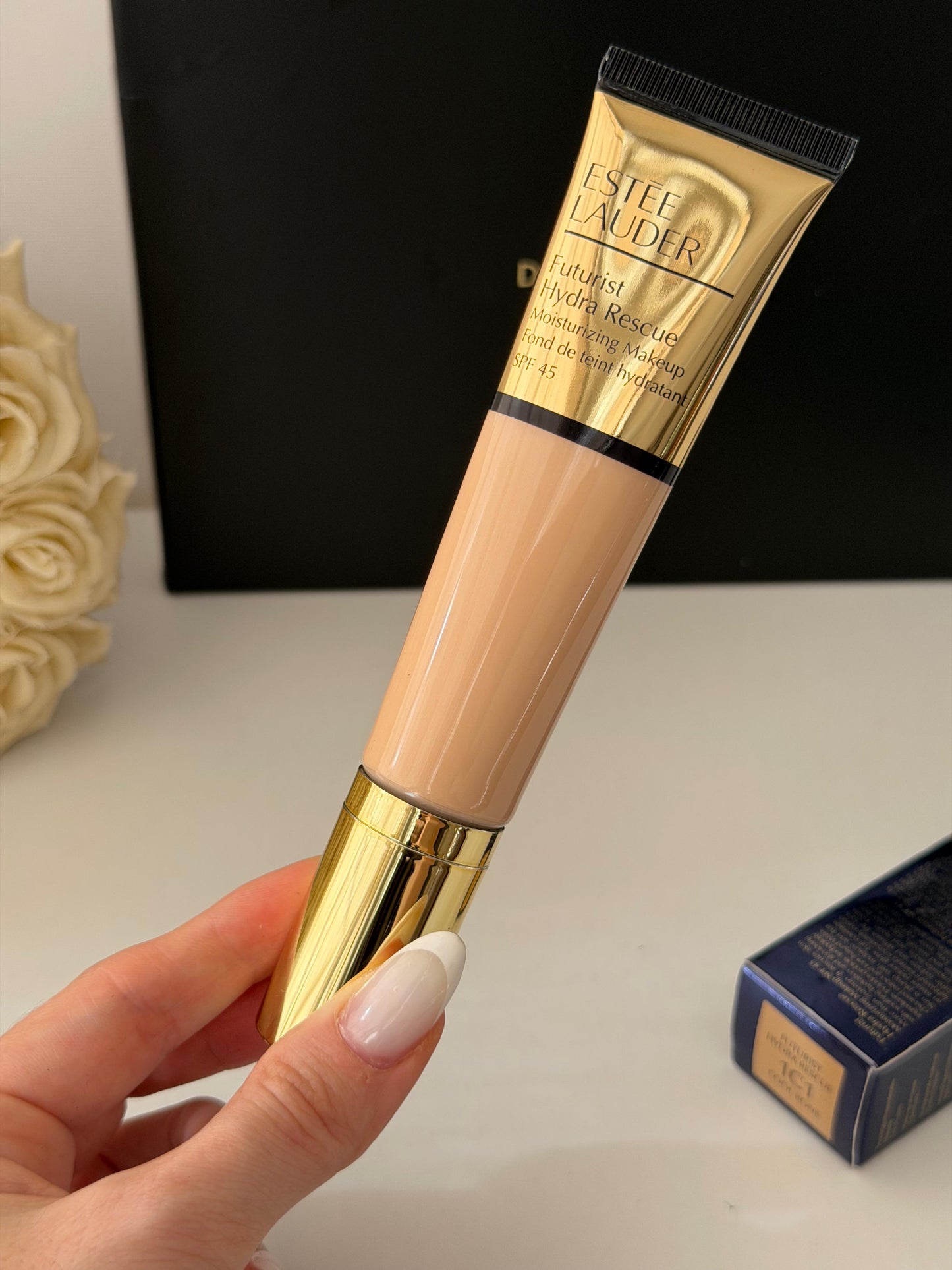 ESTEE LAUDER Futurist Hydra Rescue (1C1)
Moisturizing Foundation SPF45